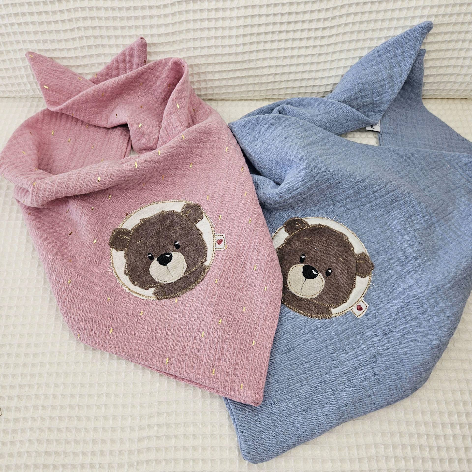 Halstuch Kinder Mit Bärchen, Personalisierbar, Musselin Spucktuch, Schnuffeltuch Babys, Geschenke Für Kinder, Lätzchen Personalisiert von Etsy - HomemadebyBritta