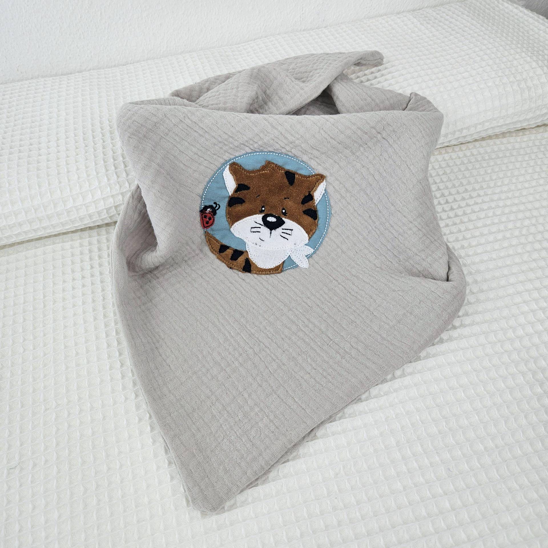 Kinder Halstuch Mit Tiger, Personalisierbar, Musselin Spucktuch, Schnuffeltuch Babys, Geschenke Für Kinder, Lätzchen Personalisiert Kinder Halstuch Mit Tiger, Personalisierbar, Musselin Spucktuch, Schnuffeltuch Babys, Geschenke Für Kinder, Lätzchen Personalisiert von Etsy - HomemadebyBritta