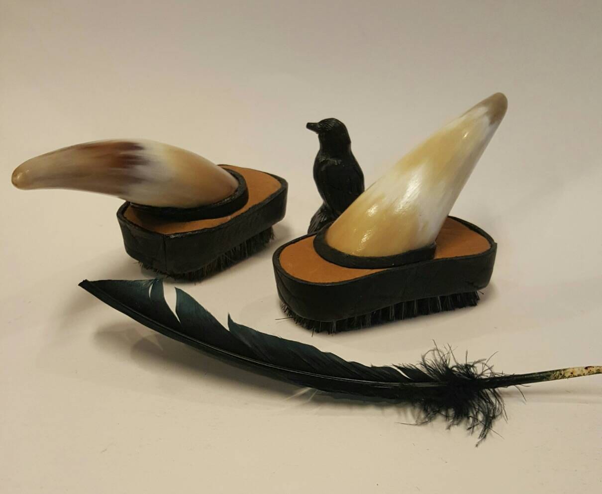 Crow Collection Oxhorn Boar Bristle Brush By Homer Cuts von Etsy - HomerCutsBeardOil