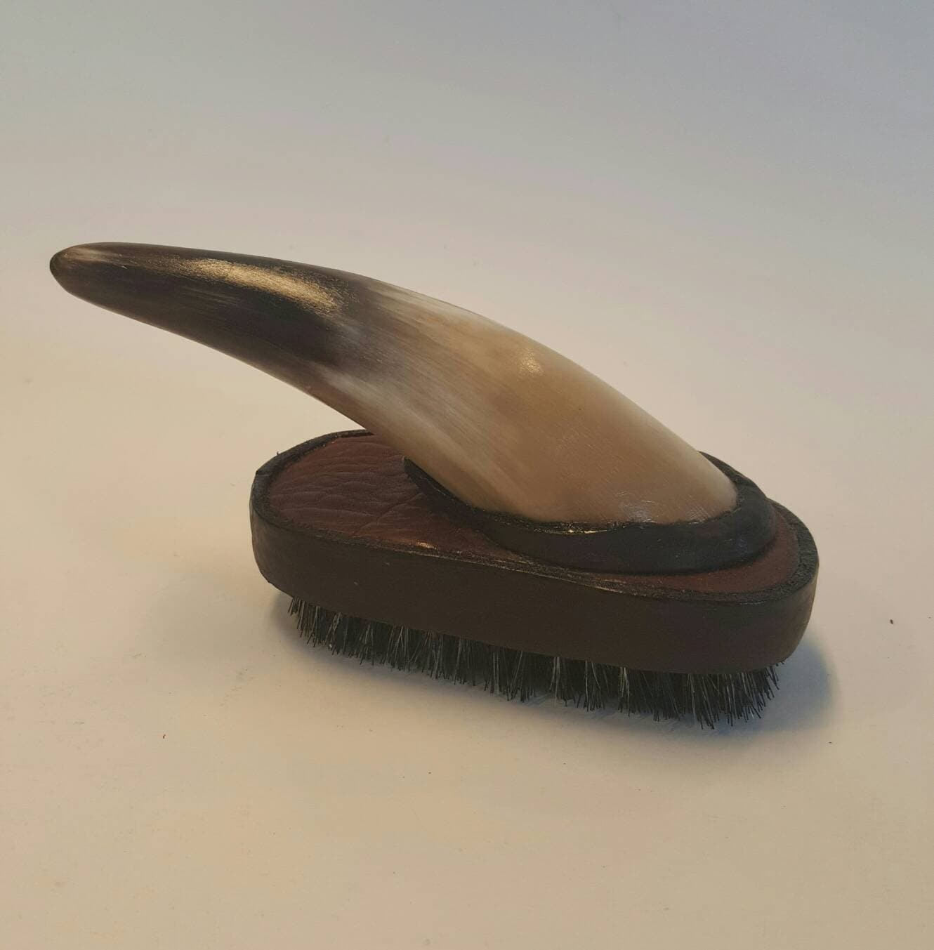 Oxhorn Boar Bristle Brush von Etsy - HomerCutsBeardOil