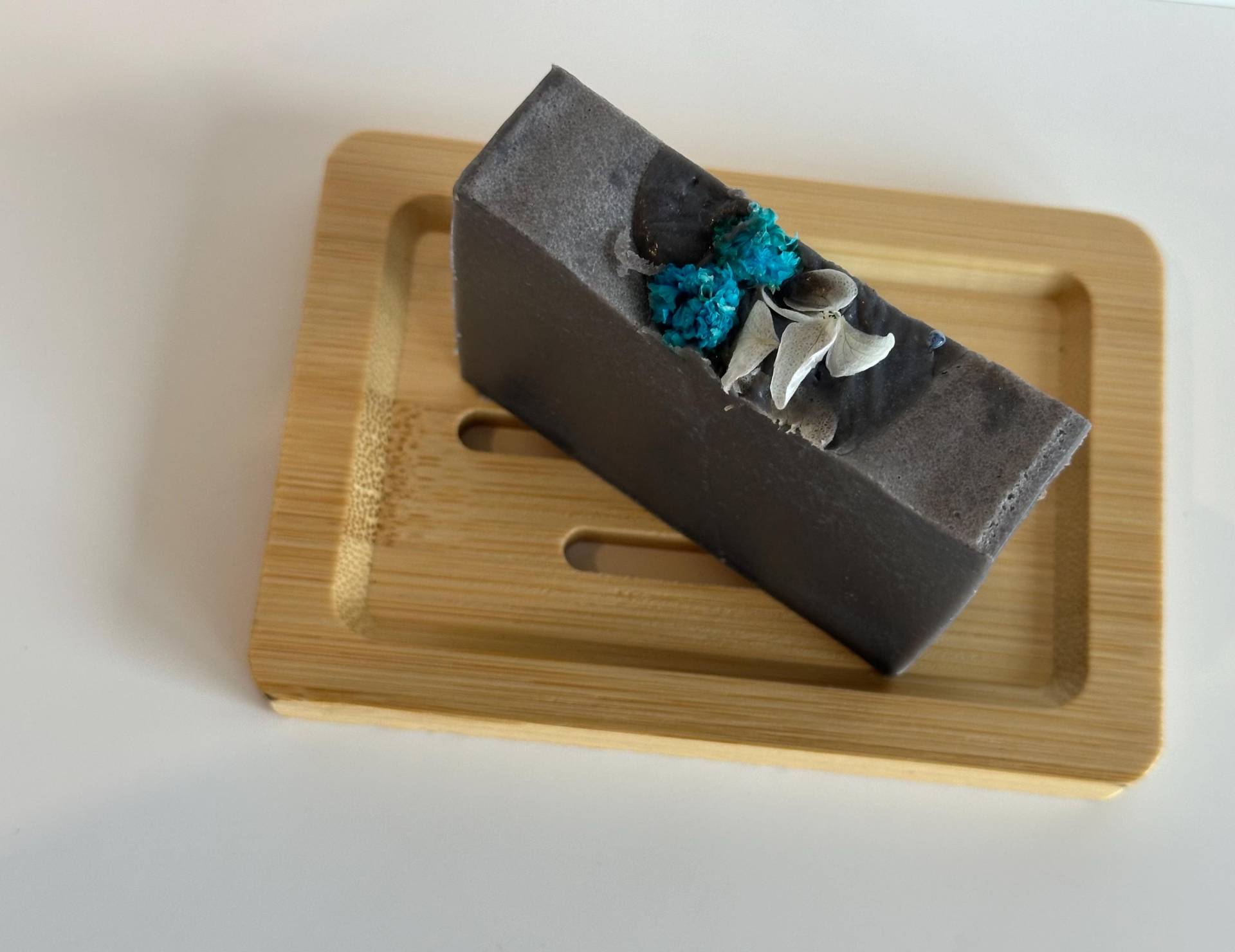 Handgemachte Aktivkohle Seife von Etsy - Homeyoursoul