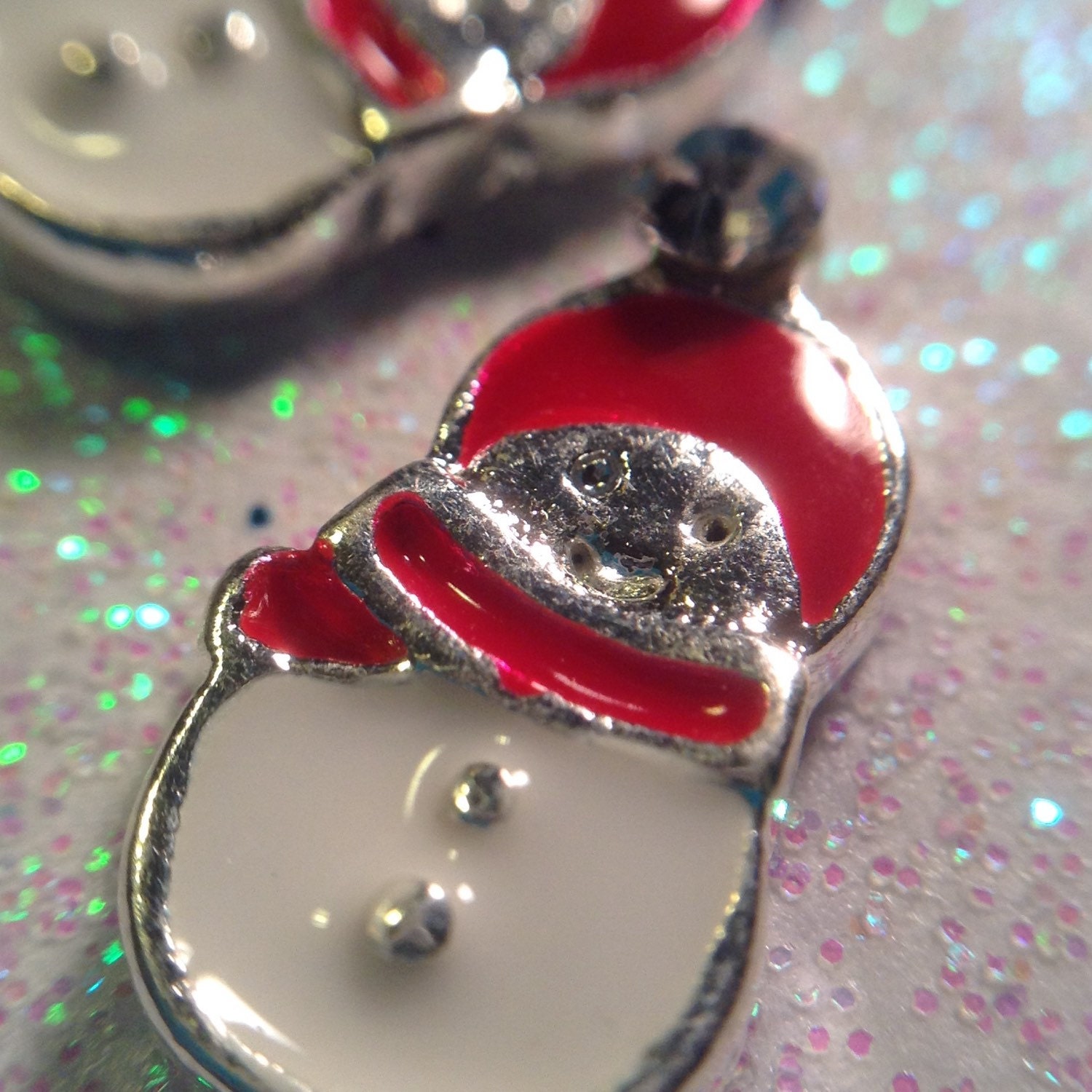 2 Silberne Schneemann Nagel Charms - Nail Art von Etsy - HoneyBunnyLacquer