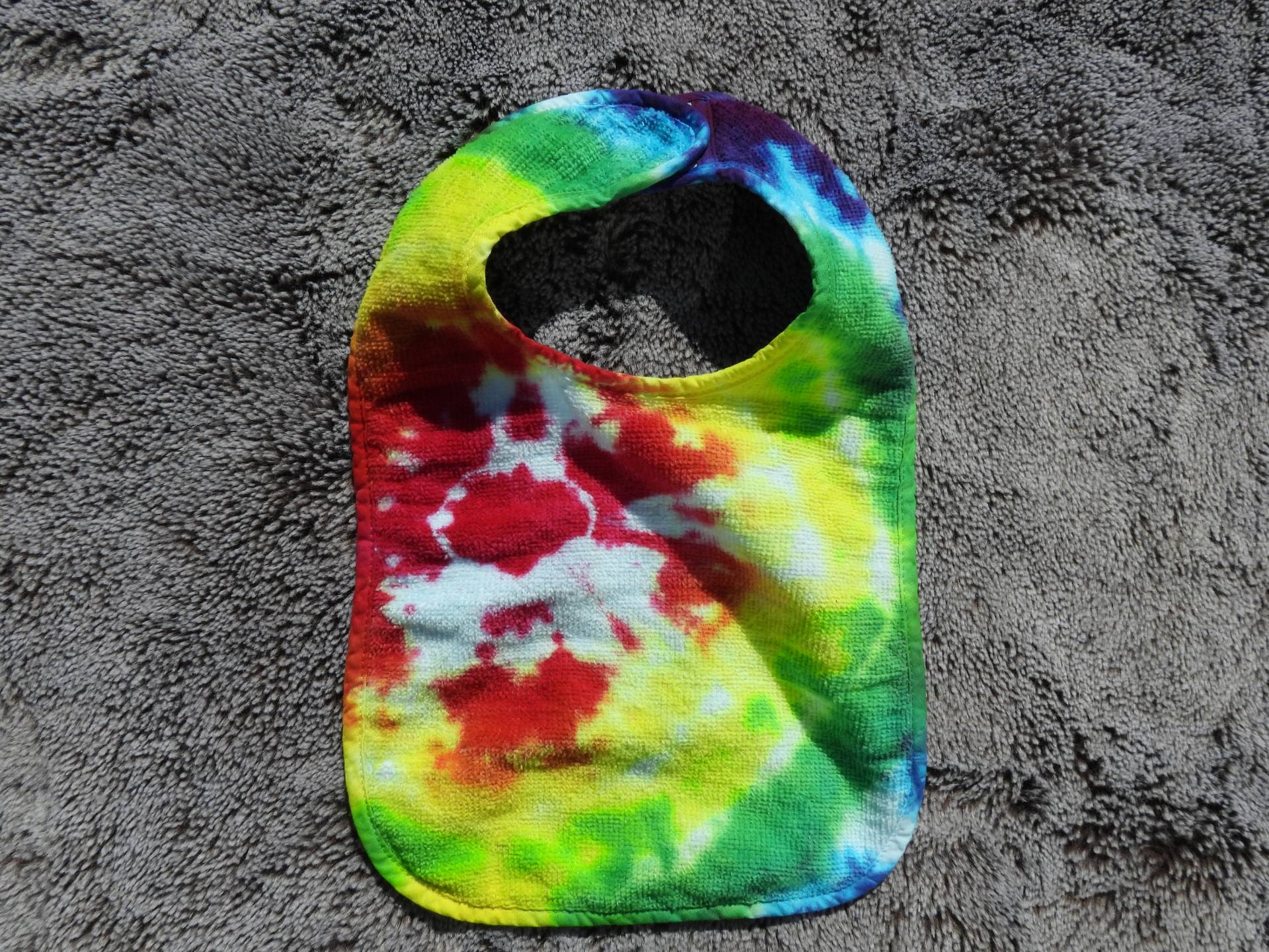 Regenbogen Krawatte Gefärbt Frottee Baby Lätzchen Regenbogen Krawatte Gefärbt Frottee Baby Lätzchen von Etsy - HotTopsDyes