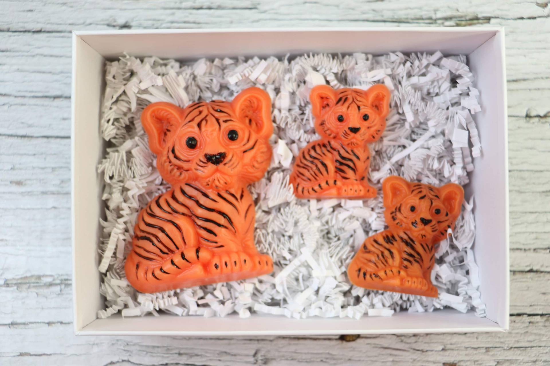 Handgemachte Seife "Tigerfamilie" Handgemachte Seife "Tigerfamilie" von Etsy - ICSoap