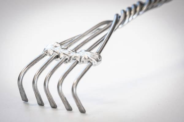 Der Rückenkratzer Hat Silbergelötete Finger Und Einen Glänzenden Griff, Der Jeden Kratz Vergessen Lässt Auch Noch Gut Aussieht von Etsy - ITCHTHATBITCH