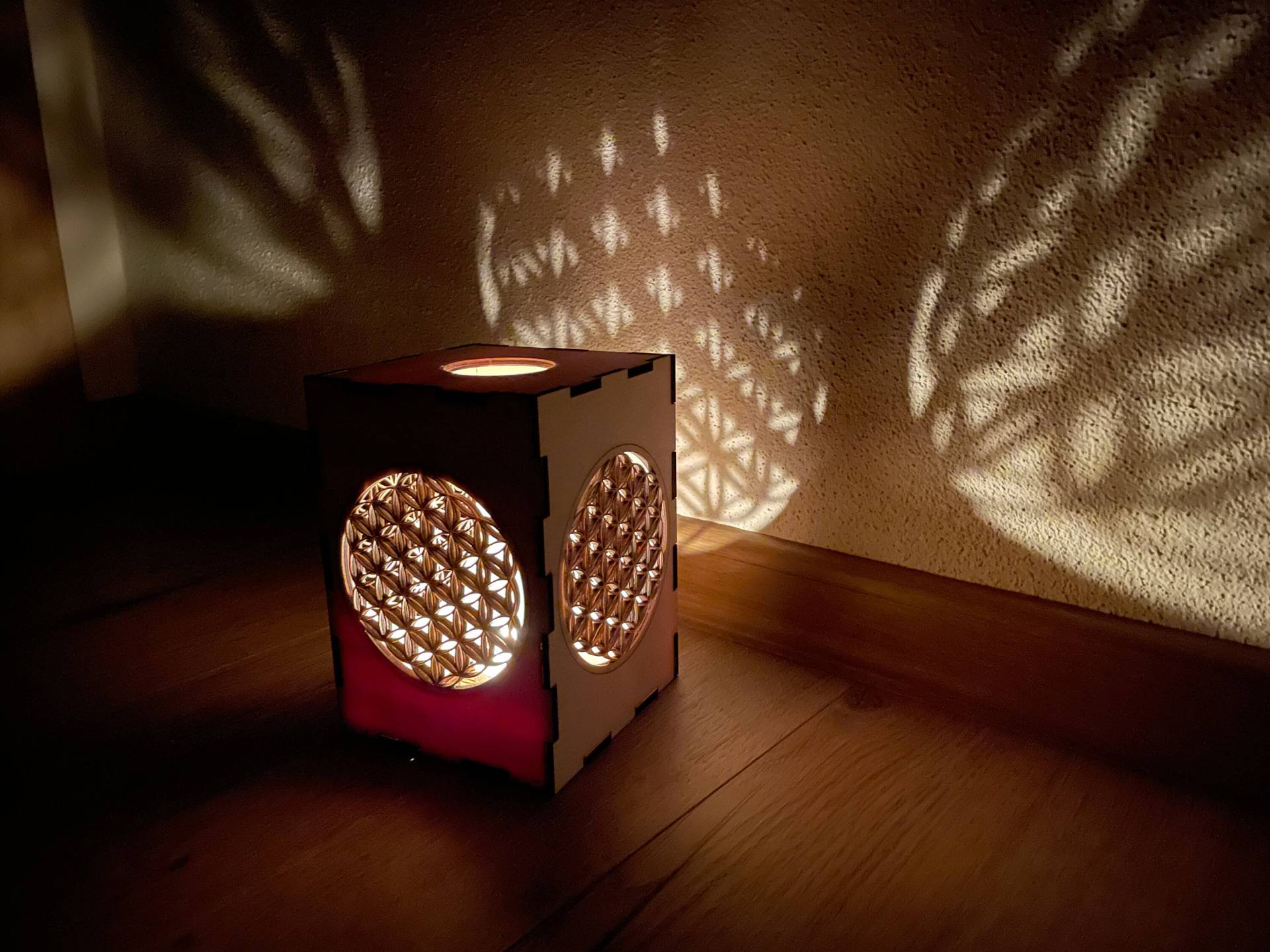 Lebensblume Geschenk, Personalisierte Geschenke, Heilige Geometrie Kerzenhalter, Hindu Holz Dekor, Spirituelles Yoga Accessoire von Etsy - ITsmellsLikeWood