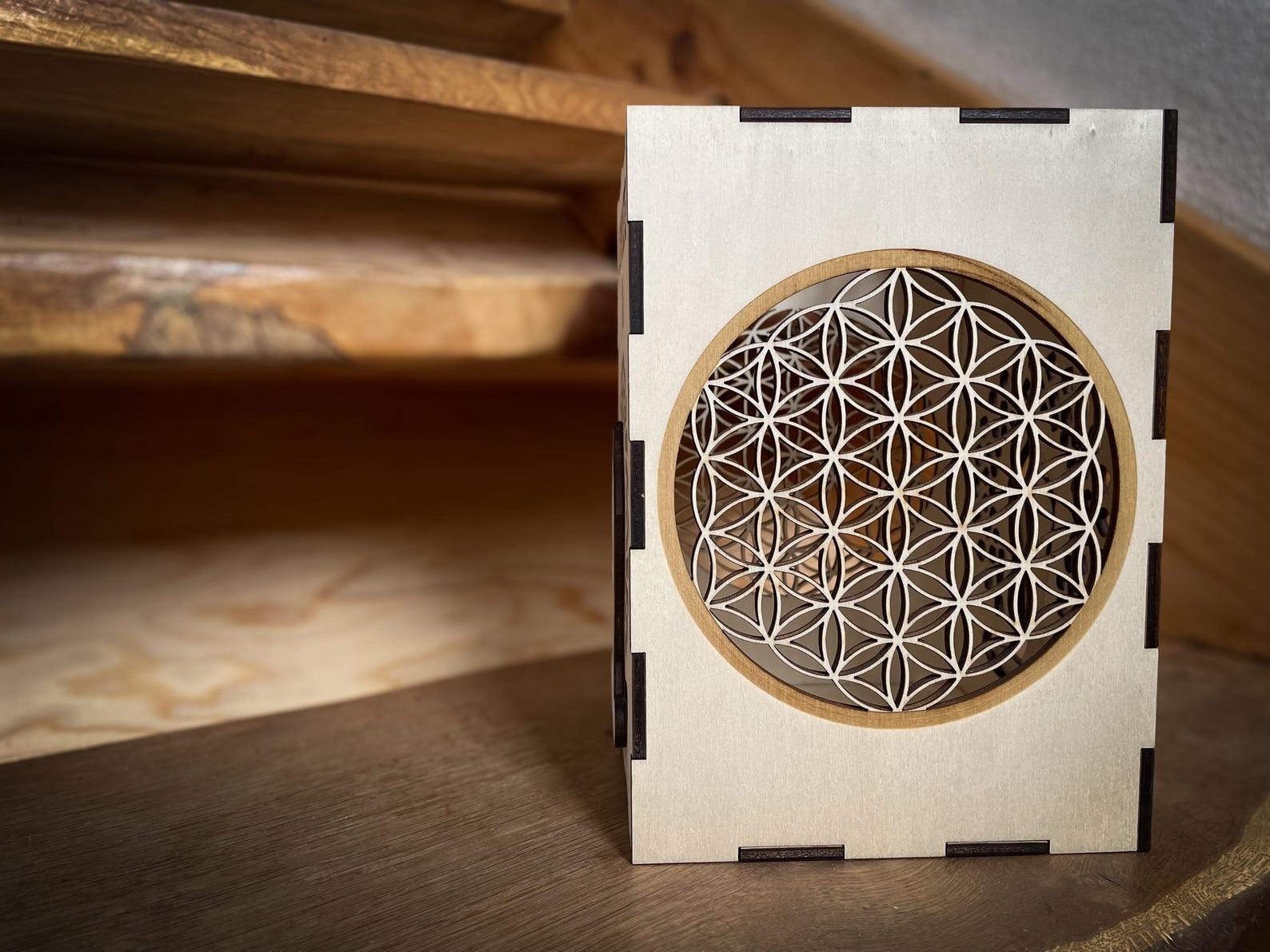 Lebensblume Geschenk, Personalisierte Geschenke, Heilige Geometrie Kerzenhalter, Hindu Holz Dekor, Spirituelles Yoga Accessoire Lebensblume Geschenk, Personalisierte Geschenke, Heilige Geometrie Kerzenhalter, Hindu Holz Dekor, Spirituelles Yoga Accessoire von Etsy - ITsmellsLikeWood