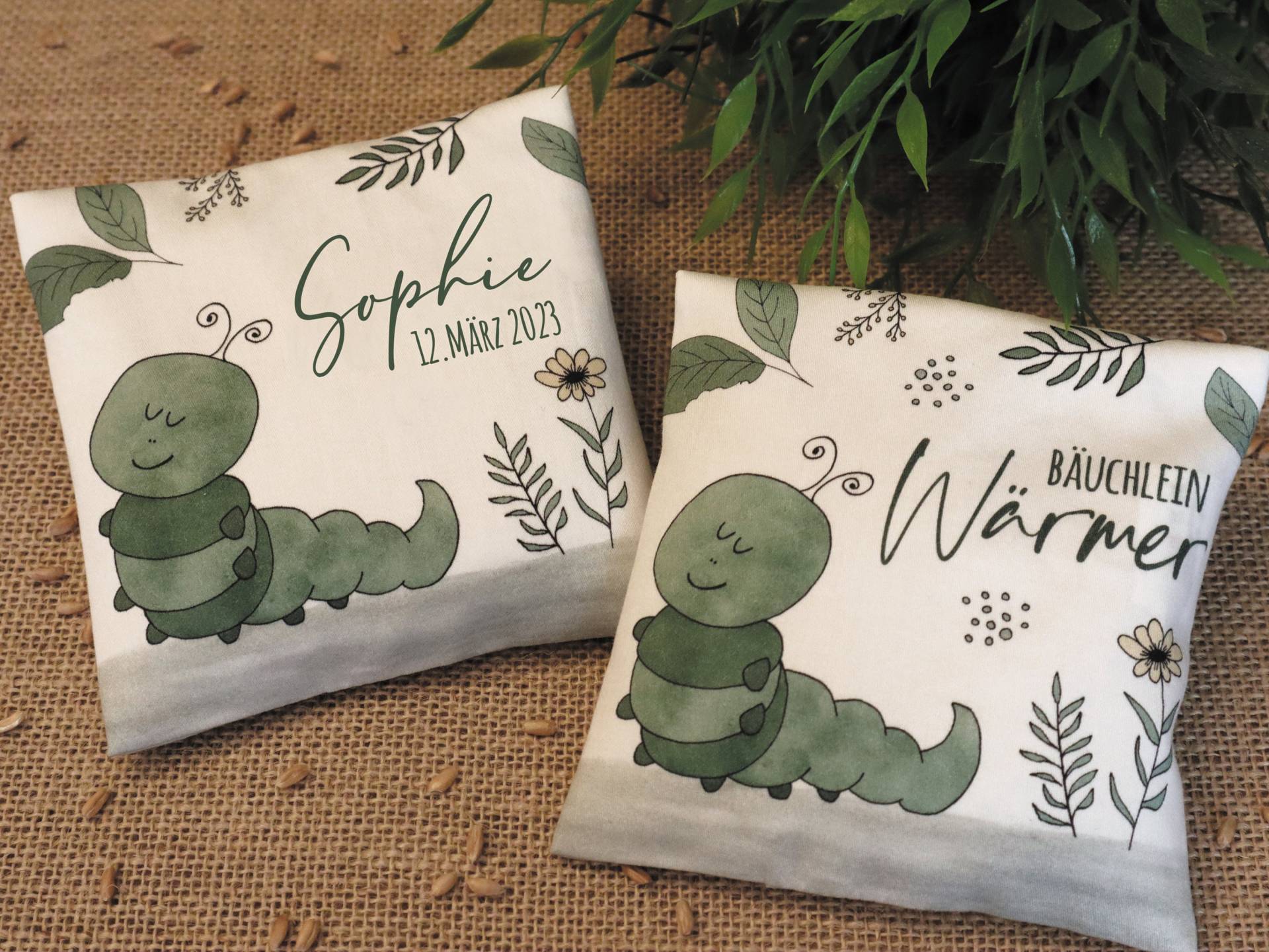Körnerkissen Baby Personalisiert | Geschenk Zur Geburt Mit Namen & Geburtsdatum Wärmekissen Dinkelkissen Rapskissen Raupe Körnerkissen Baby Personalisiert | Geschenk Zur Geburt Mit Namen & Geburtsdatum Wärmekissen Dinkelkissen Rapskissen Raupe von Etsy - Ideeschmiede