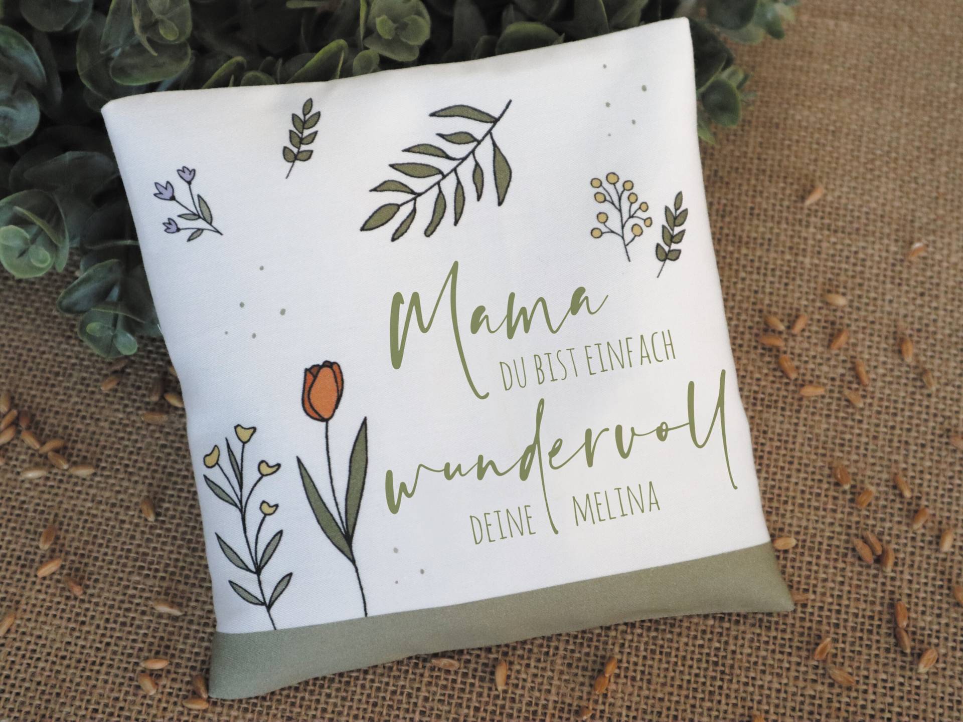 Körnerkissen Mit Individuellem Text 15x15 cm | Personalisierbar Wärmekissen Kältekissen Dinkelkissen Muttertag Ostergeschenk Körnerkissen Mit Individuellem Text 15x15 cm | Personalisierbar Wärmekissen Kältekissen Dinkelkissen Muttertag Ostergeschenk von Etsy - Ideeschmiede