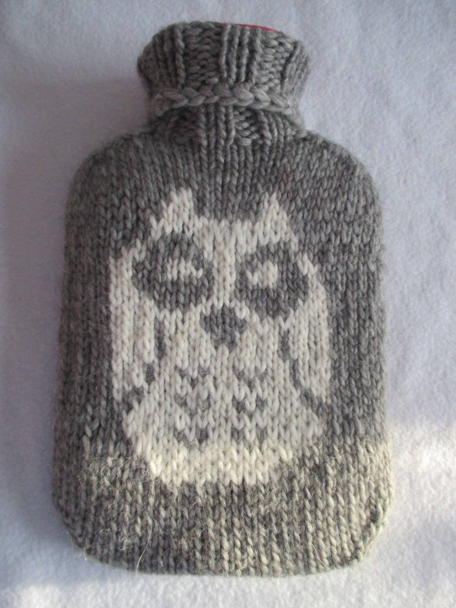 Wärmflaschenbezug "Eule" Grau Mit Cream Alpaka - & Merinowolle "Einzelstück" Wärmflaschenbezug "Eule" Grau Mit Cream Alpaka - & Merinowolle "Einzelstück" von Etsy - IlsettiCreations