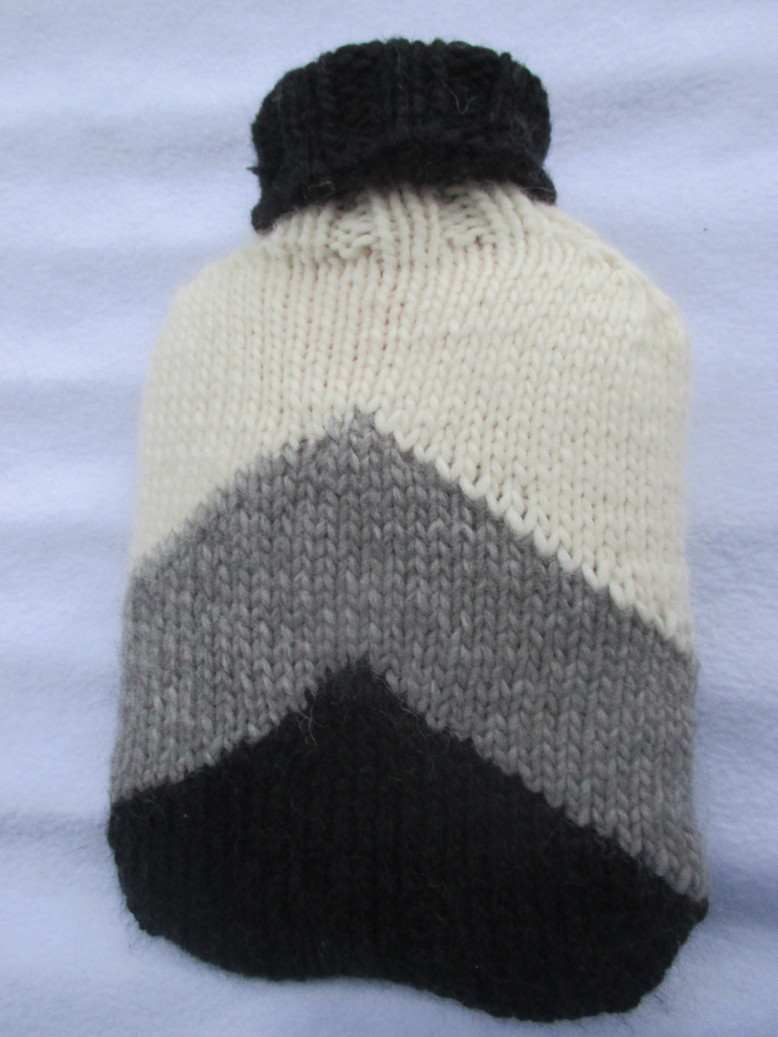 Wärmflaschenbezug "Triplecolor" Schwarz Grau Cream Alpaka - & Merinowolle "Einzelstück" Wärmflaschenbezug "Triplecolor" Schwarz Grau Cream Alpaka - & Merinowolle "Einzelstück" von Etsy - IlsettiCreations