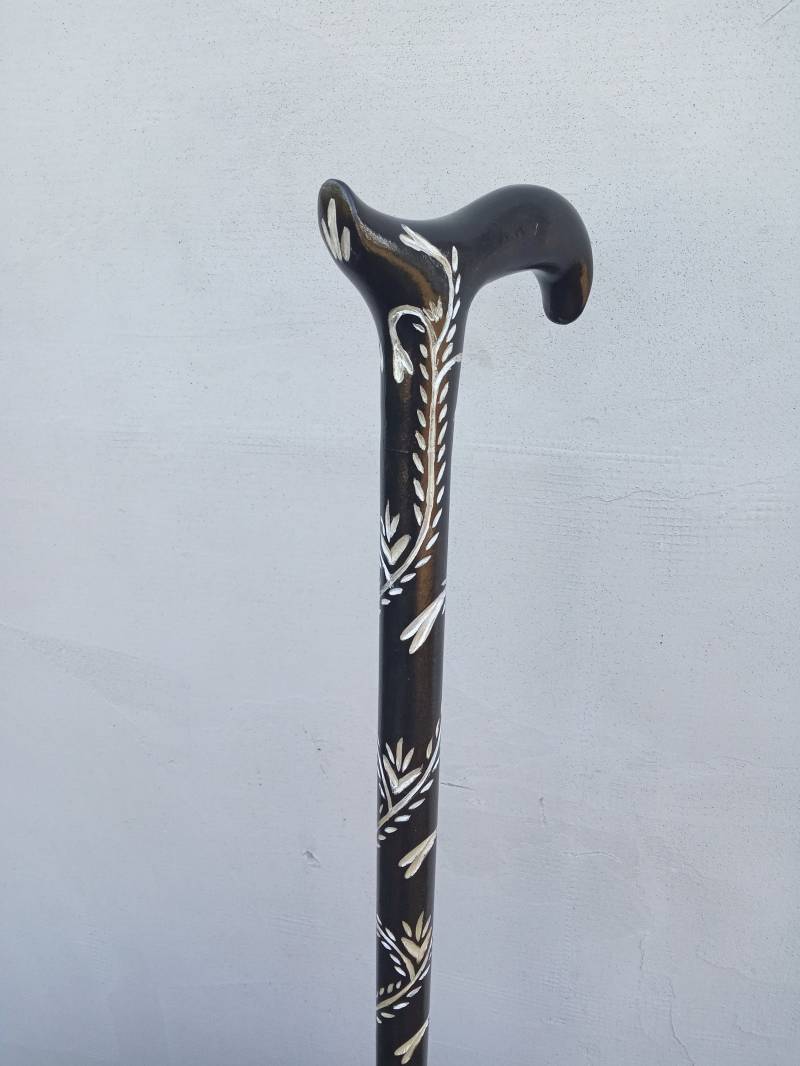 Gehstock Für Damen. Geschnitzter Griff Und Stöcke. Aus Holz. Handgeschnitzter Wanderstab. Spazierstöcke. Geschenk Wanderer. Holzstöcke von Etsy - IlyashWoodCanes