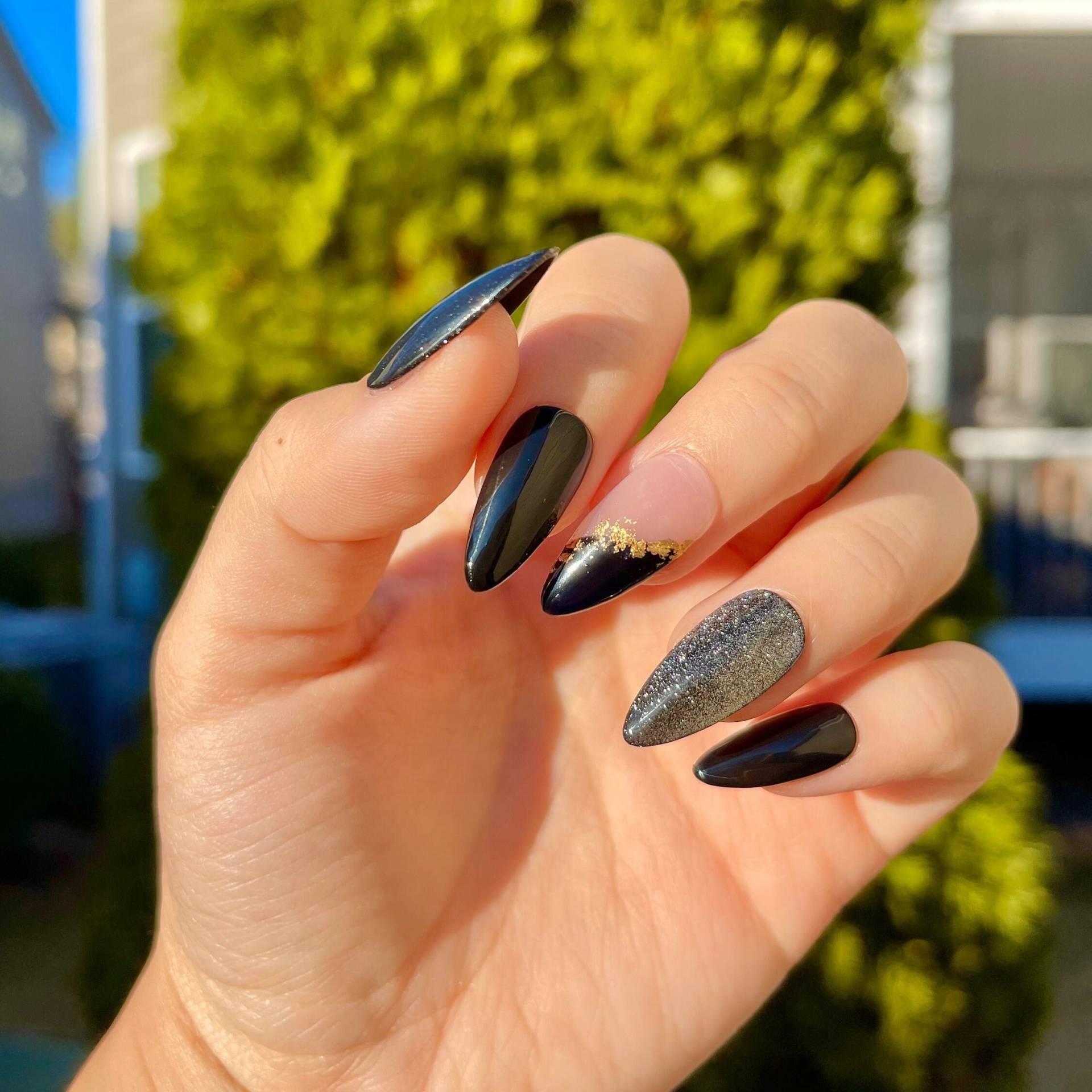 Schwarze Und Goldene Neujahrsnägel/Samtnägel/Gold Flake Nails/Trendy/Fake Nails/Schwarze Glitzernägel/Press Ons Schwarze Und Goldene Neujahrsnägel/Samtnägel/Gold Flake Nails/Trendy/Fake Nails/Schwarze Glitzernägel/Press Ons von Etsy - ImaGINAtionNails
