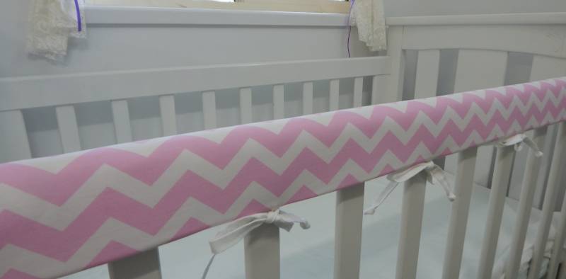 Baby Pink Chevron Kinderbett Krippenbett 100% Baumwolle Passend Für Die Meisten Kinderbetten Einschließlich Boori von Etsy - InGrandmasHouse