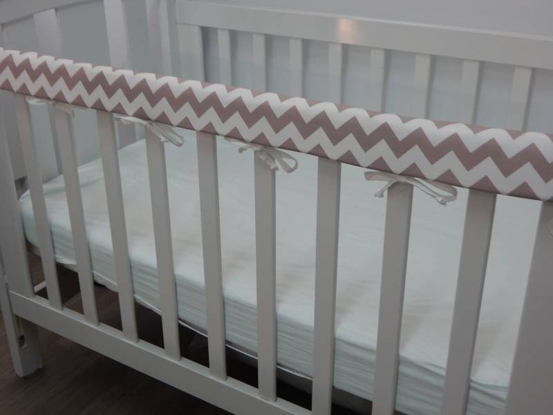 Grau Chevron Kinderbett Krippenbett Hülle Zahnkissen 100% Baumwolle Passt Für Die Meisten Kinderbetten Einschließlich Boori von Etsy - InGrandmasHouse