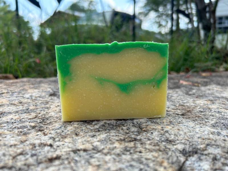 Lemongrass Bad Bar, Feuchtigkeitsspendende Handgemachte Seife, Shave Seifen Bar. Schluss Mit Dem Geruch Von Zwiebel, Garnelen Und Fisch von Etsy - IndigosMGLotion