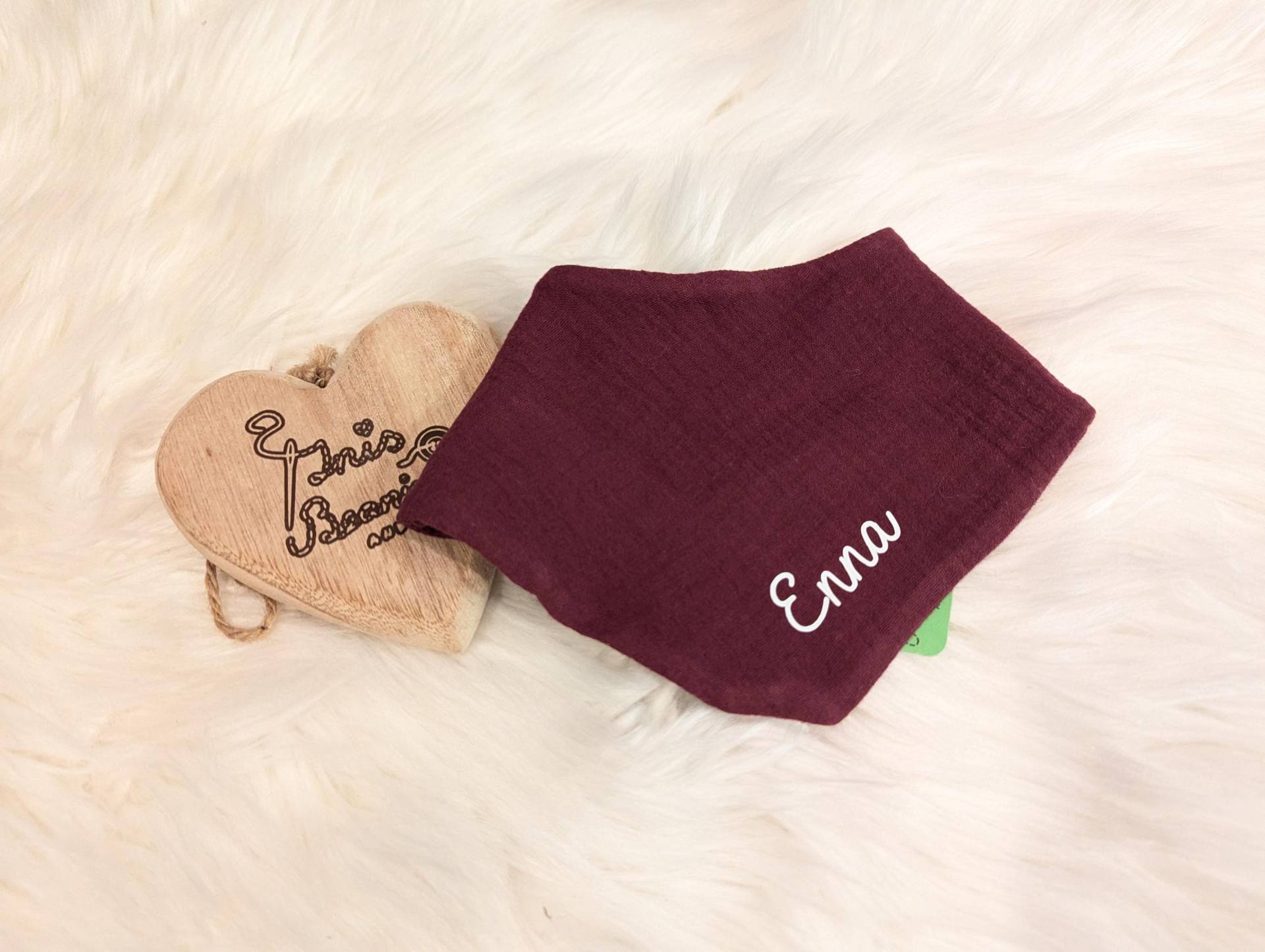 Halstuch, Lätzchen, Personalisiert Mit Namen, Schönes Geschenk Zur Geburt, Dreieckstuch Halstuch, Lätzchen, Personalisiert Mit Namen, Schönes Geschenk Zur Geburt, Dreieckstuch von Etsy - InisBeanies
