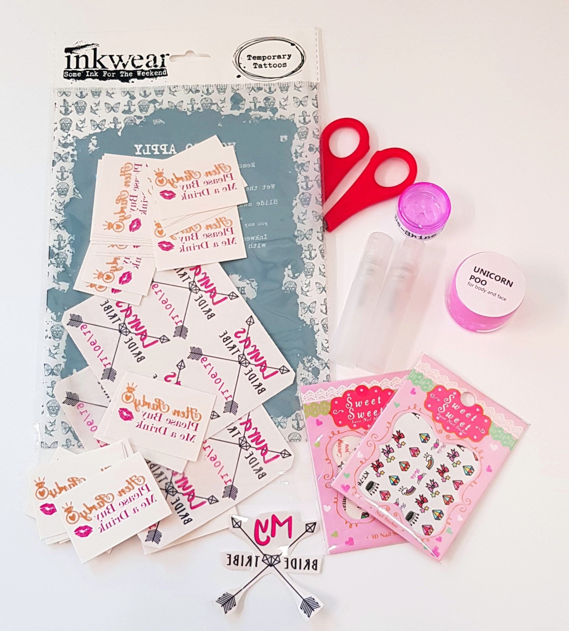 24+ Benutzerdefinierte Braut Stamm Hen Party Temporäre Tattoos Party Bag Handgelenk Und Arm - Fügen Sie Den Gewünschten Bachelorette Namen 24+ Benutzerdefinierte Braut Stamm Hen Party Temporäre Tattoos Party Bag Handgelenk Und Arm - Fügen Sie Den Gewünschten Bachelorette Namen von Etsy - Inkweartattoos