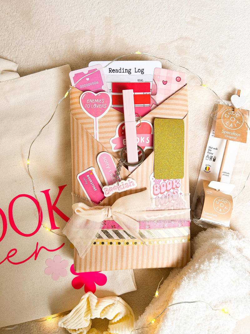 Blind Date Mit Einem Buch Überraschungspaket, Weihnachtsgeschenk Freundin Geschenkset Für Buchliebhaber, Book Lover Geschenk Jutebeutel Blind Date Mit Einem Buch Überraschungspaket, Weihnachtsgeschenk Freundin Geschenkset Für Buchliebhaber, Book Lover Geschenk Jutebeutel von Etsy - InnaPresent