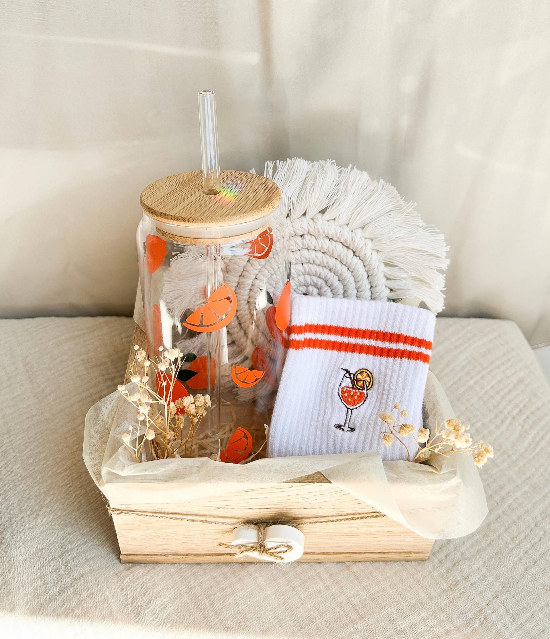 Geschenkset Für Frauen Aperol Geburtstagsgeschenk Freundin Geschenk Mit Trinkglas in Orange Geschenkkorb Geburtstag Mama Geschenkidee Geschenkset Für Frauen Aperol Geburtstagsgeschenk Freundin Geschenk Mit Trinkglas in Orange Geschenkkorb Geburtstag Mama Geschenkidee von Etsy - InnaPresent