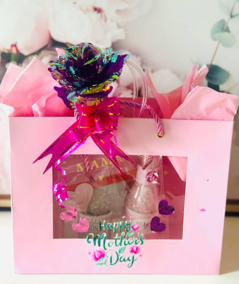 Handgefertigtes Geschenk Mit Viel Liebe Zum Details Handgefertigtes Geschenk Mit Viel Liebe Zum Details von Etsy - InnovativeGeschenke
