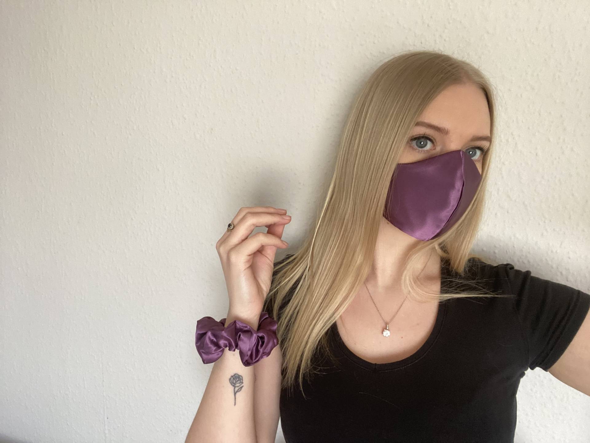 Seidensatin Gesichtsmaske in Pflaume/Lila , 2 Lagenige Maske Top Qualität Luxus Damen Uk Made Handmade Kind To Skin Seidensatin Gesichtsmaske in Pflaume/Lila , 2 Lagenige Maske Top Qualität Luxus Damen Uk Made Handmade Kind To Skin von Etsy - ItsGlamorousUK