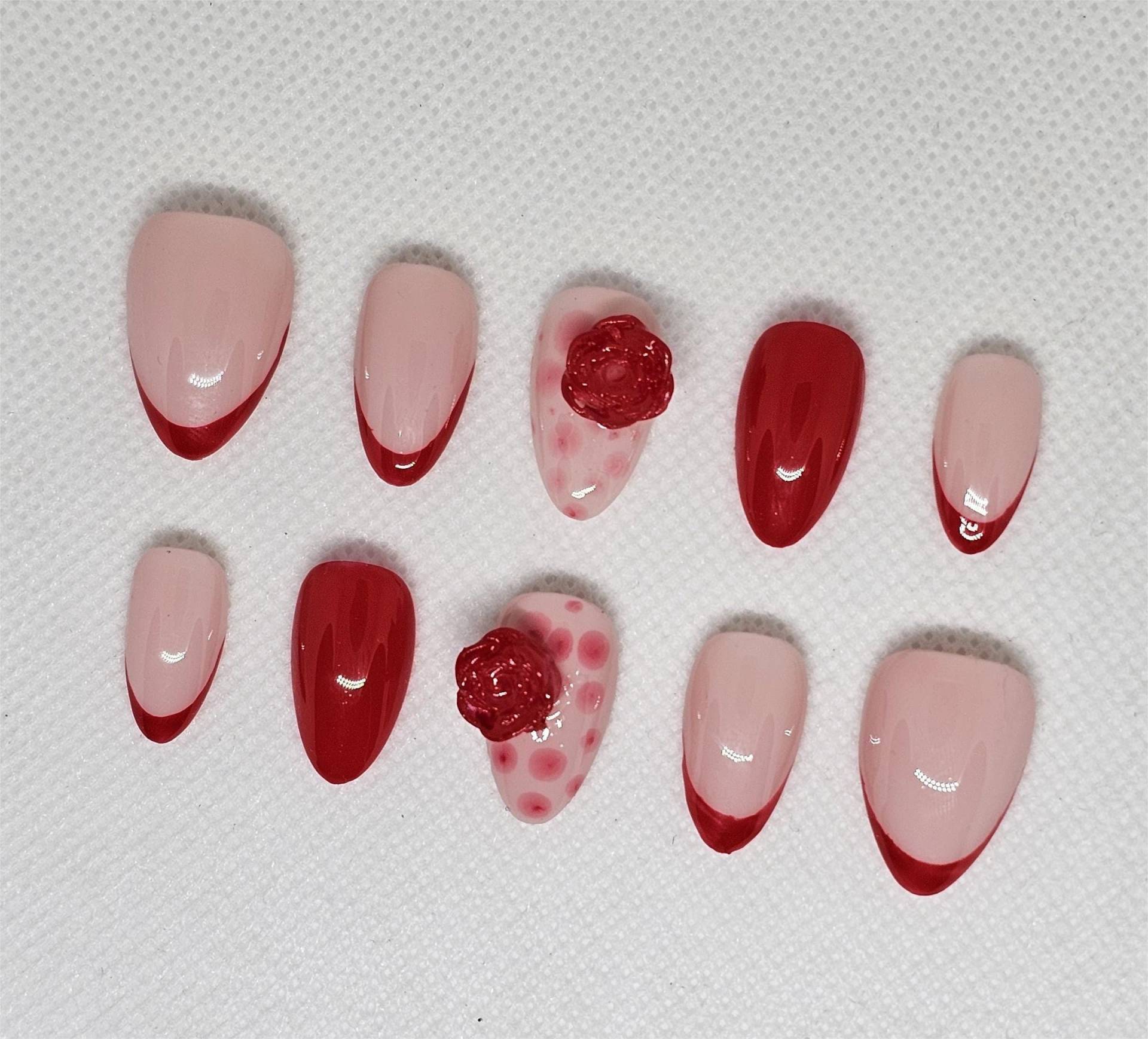 Glänzende Rote French Almond Nails Mit 3D-Rose & Kit Glänzende Rote French Almond Nails Mit 3D-Rose & Kit von Etsy - Ivoripresson