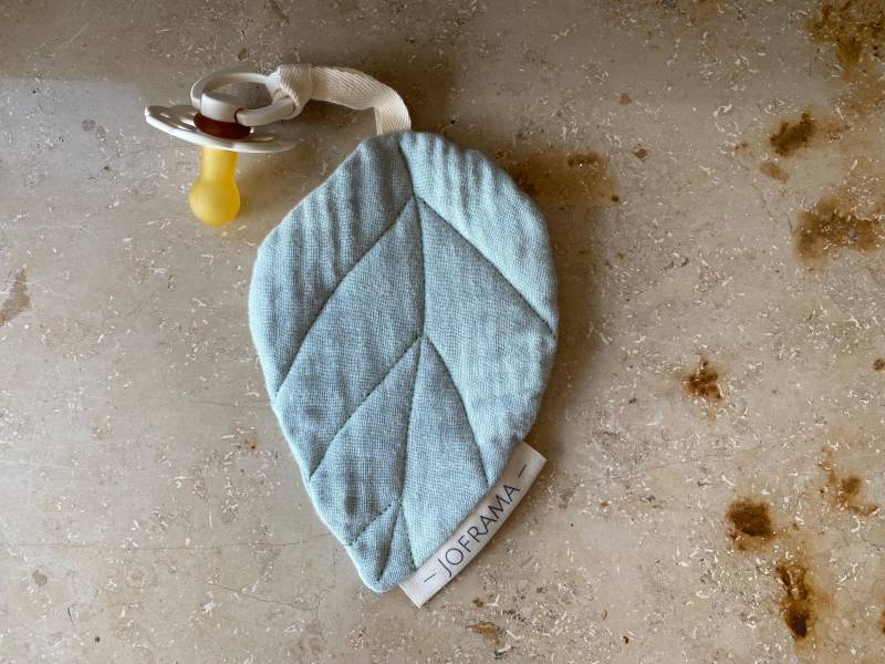Schmusetuch, Schnullerband, Schnullerkette, Blatt, Biobaumwolle, Geschenke Zur Geburt von Etsy - JOFRAMALandau