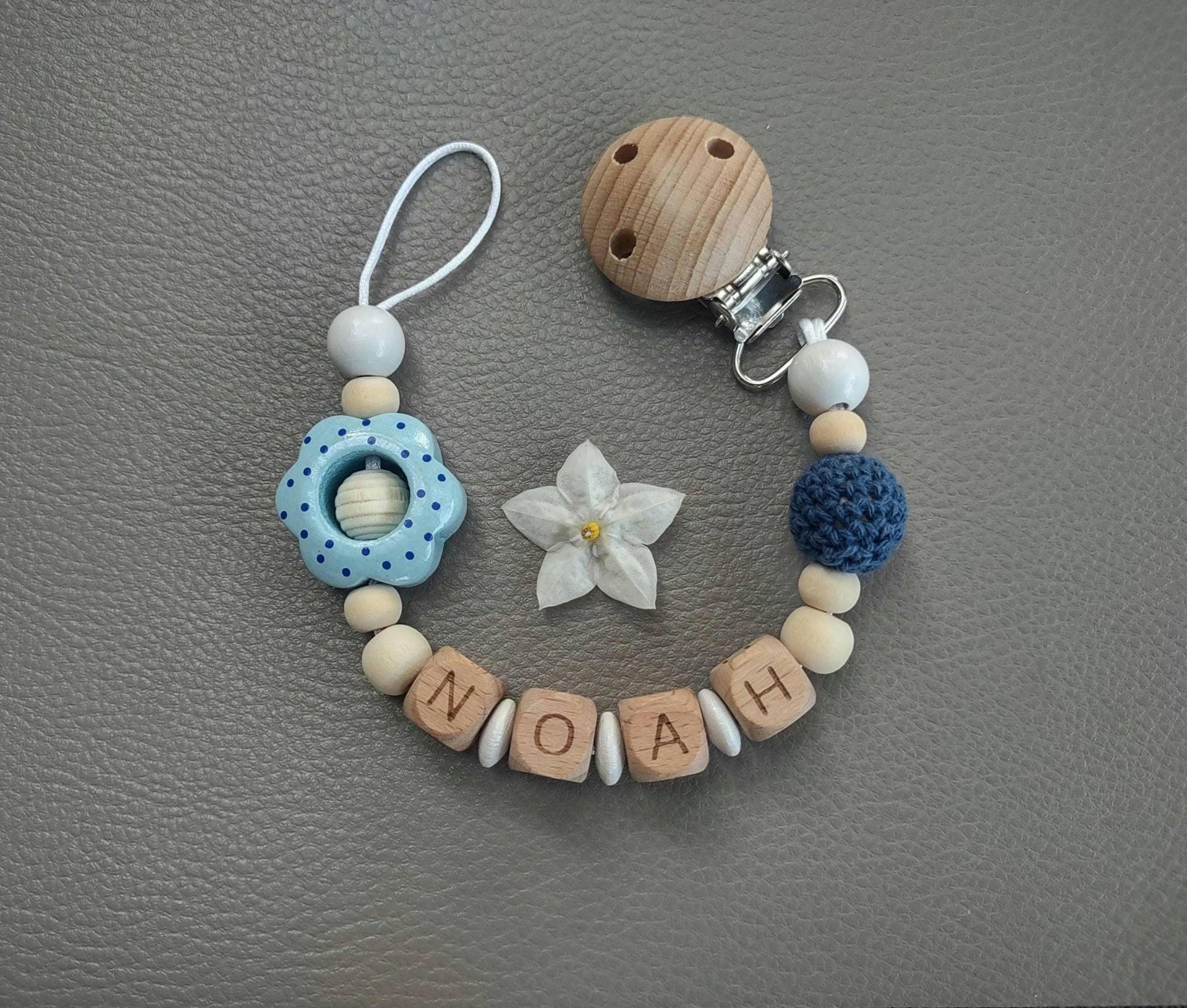 Handgemachte Schnullerkette Mit Namen Blaue Blume Personalisiert Perfektes Babygeschenk Handgemachte Schnullerkette Mit Namen Blaue Blume Personalisiert Perfektes Babygeschenk von Etsy - JanuFaktur