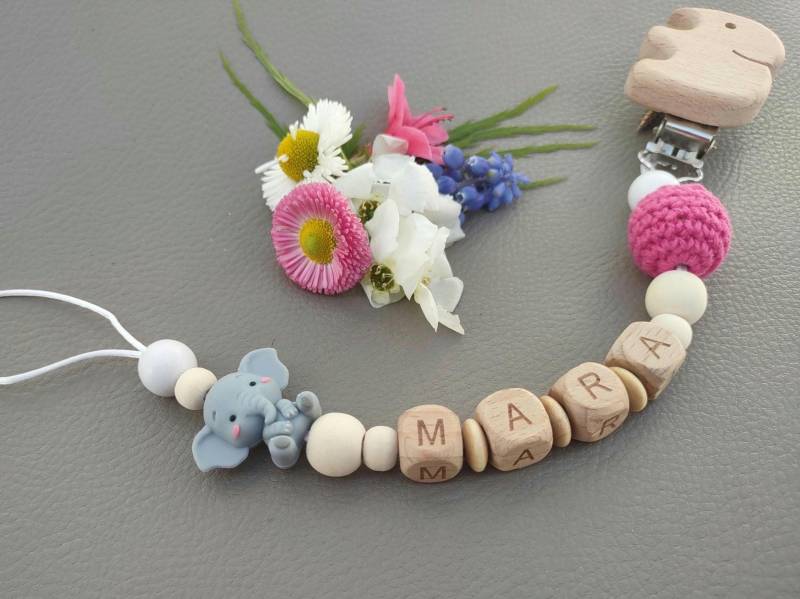 Personalisierte Schnullerkette Mit Name Elefant von Etsy - JanuFaktur