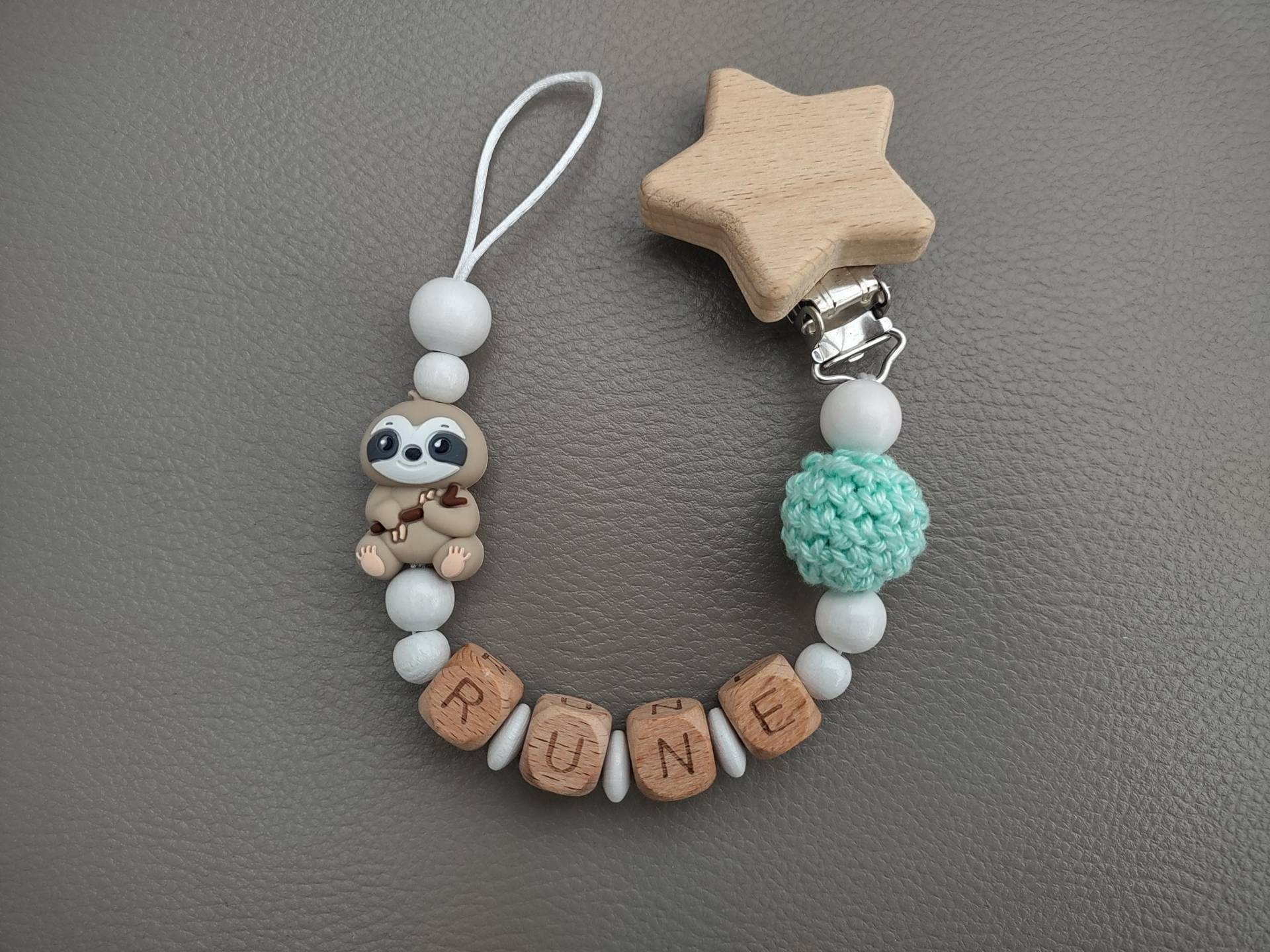 Schnullerkette Faultier Personalisiert Mit Name Babygeschenk von Etsy - JanuFaktur