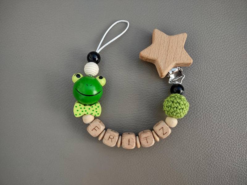 Schnullerkette Frosch Personalisiert Mit Name Aus Holz Babygeschenk von Etsy - JanuFaktur