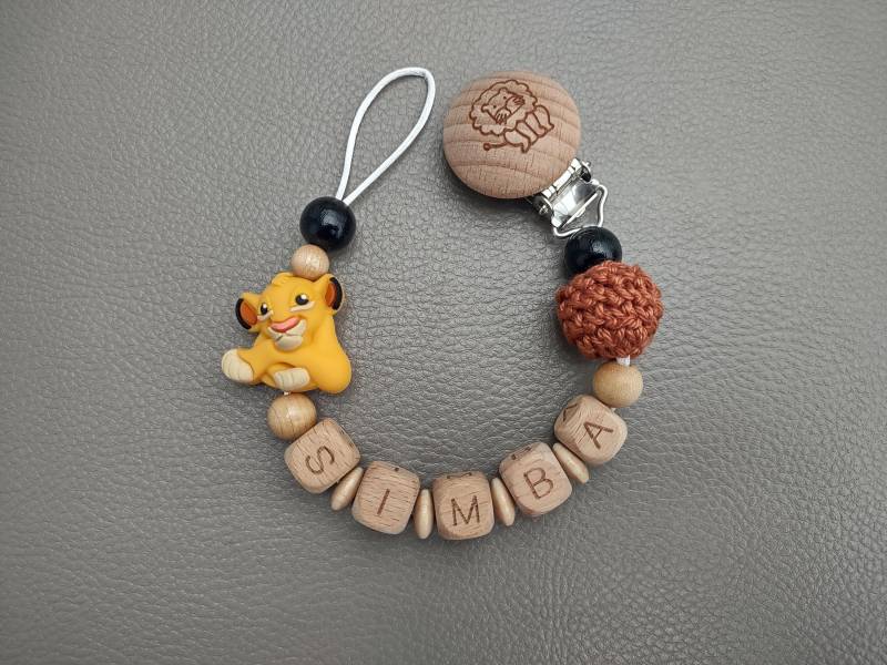 Schnullerkette Mit Name Löwe Boho Safari | Simba Personalisiert Baby Geschenk Junge Natur Holz Häkelperlen Schnullerkette Mit Name Löwe Boho Safari | Simba Personalisiert Baby Geschenk Junge Natur Holz Häkelperlen von Etsy - JanuFaktur