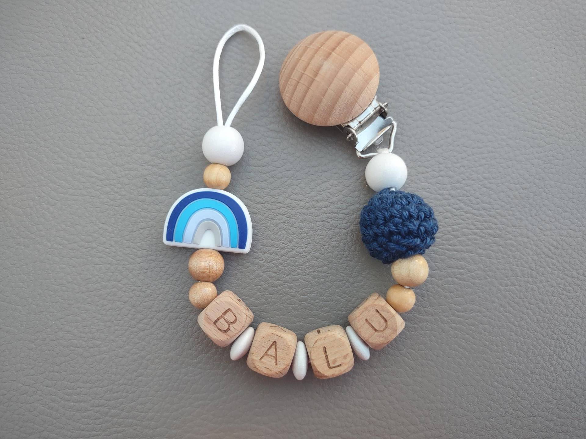 Schnullerkette Personalisiert Regenbogen Blau Pastell Mit Name Natur Holz Häkelperle Baby Geschenk Schnullerkette Personalisiert Regenbogen Blau Pastell Mit Name Natur Holz Häkelperle Baby Geschenk von Etsy - JanuFaktur
