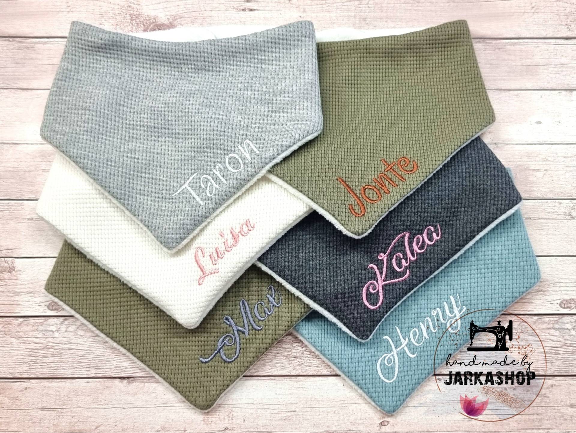 Baby Winter/Sommer Wende-Halstuch "Waffelstrick Jersey, Fleece", Mit Namen Gestickt, Personalisiert, Babyhalstuch, Dreiecktuch, Halstuch Baby Winter/Sommer Wende-Halstuch "Waffelstrick Jersey, Fleece", Mit Namen Gestickt, Personalisiert, Babyhalstuch, Dreiecktuch, Halstuch von Etsy - Jarkashop
