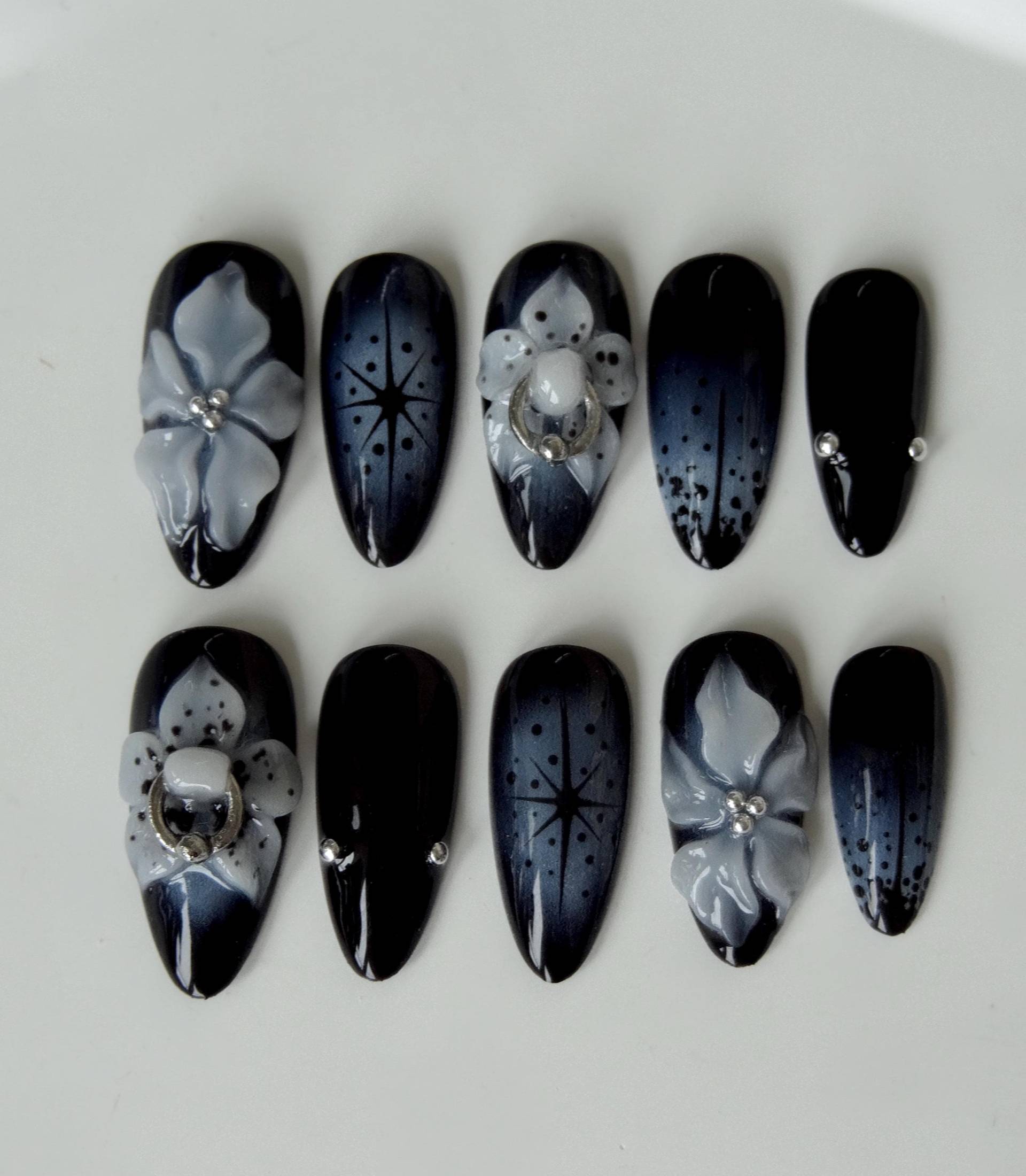 Black Orchid Piercing Press On Nails Set Black Orchid Piercing Press On Nails Set von Etsy - JasminsPressOns