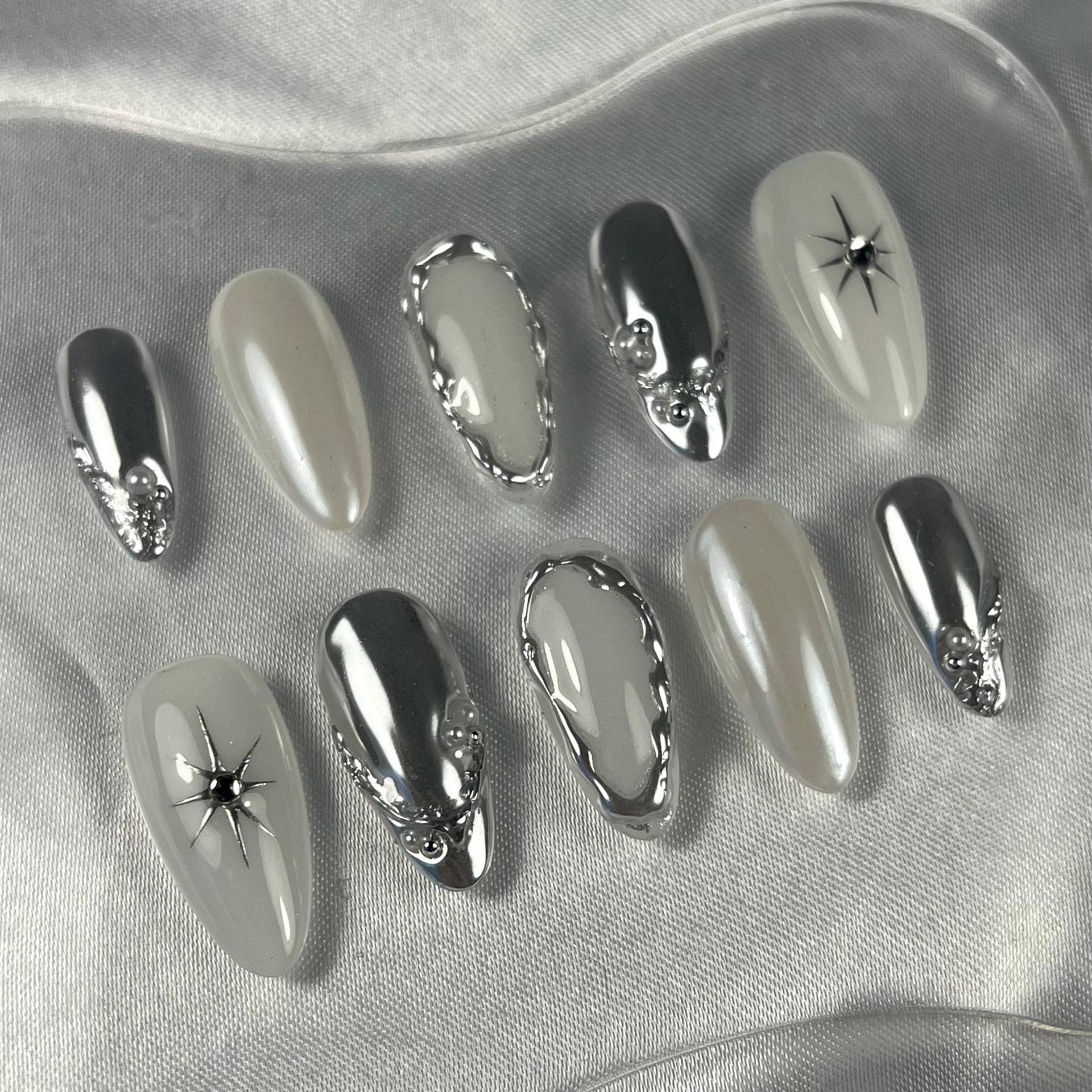 Milky White Y2K Metallic Chrome Press On Nägel Milky White Y2K Metallic Chrome Press On Nägel von Etsy - JasminsPressOns