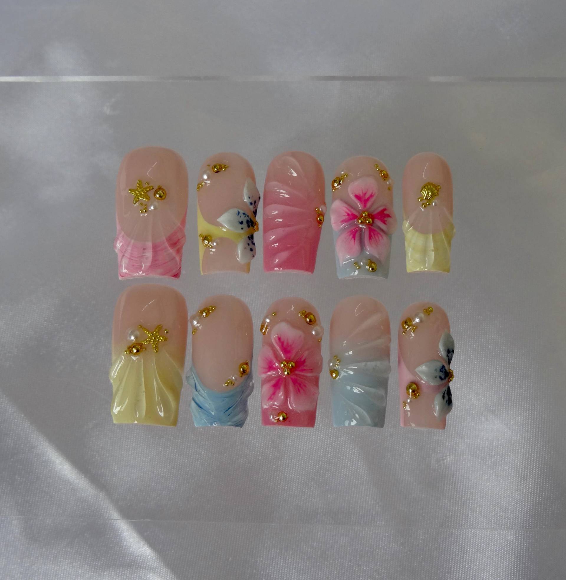 Summer Hibiscus Handmade Press On Nails Set Summer Hibiscus Handmade Press On Nails Set von Etsy - JasminsPressOns