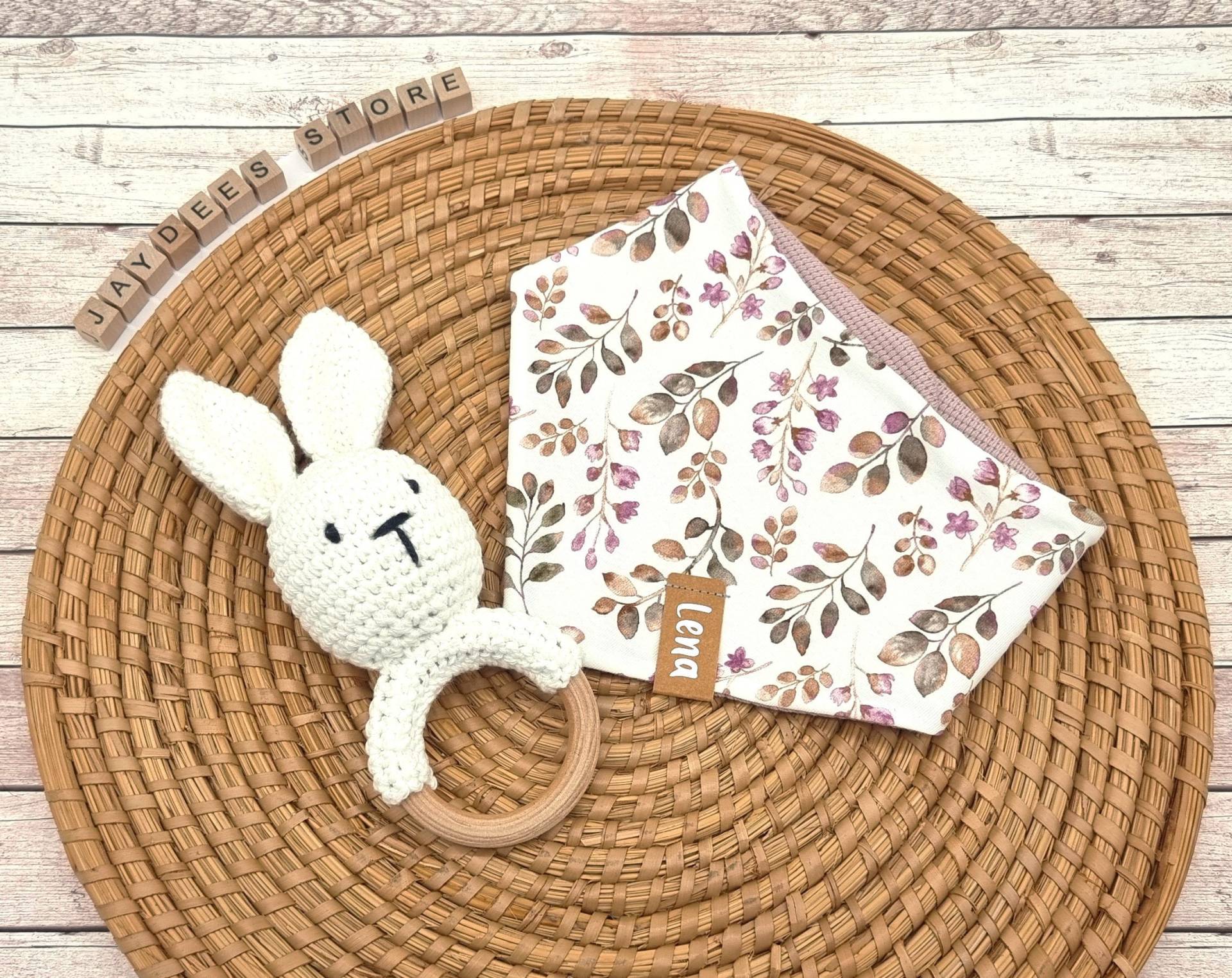 Baby Wende-Halstuch "Blümchen Altrosa-Beige" Jersey, Waffelstrick, Dreiecktuch, Lätzchen, Spucktuch, Sabberlätzchen, Sabbertuch, Halstuch Mit Namen Baby Wende-Halstuch "Blümchen Altrosa-Beige" Jersey, Waffelstrick, Dreiecktuch, Lätzchen, Spucktuch, Sabberlätzchen, Sabbertuch, Halstuch Mit Namen von Etsy - JayDeesStore
