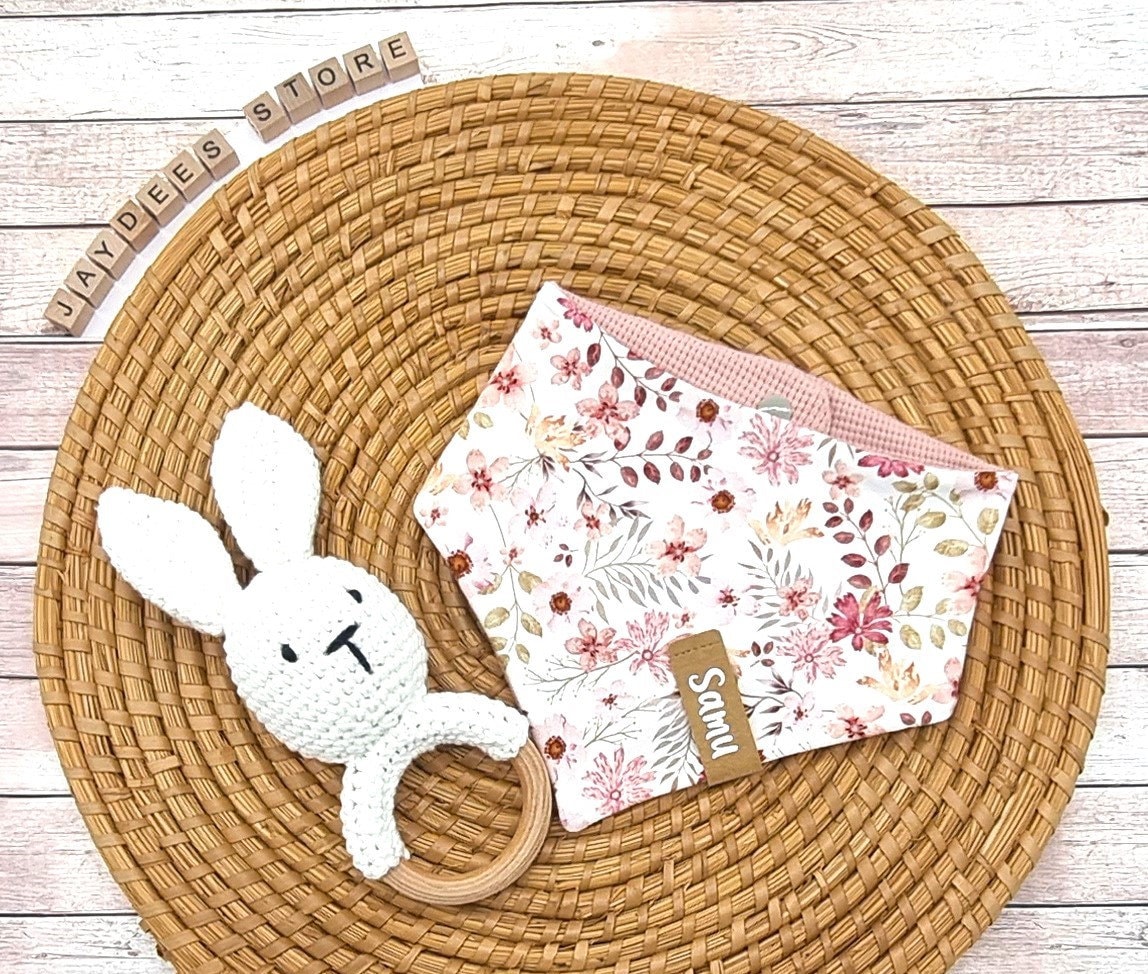 Baby Wende-Halstuch "Blümchen Weiß-Rosa" Jersey, Waffelstrick, Dreiecktuch, Lätzchen, Spucktuch, Sabberlätzchen, Sabbertuch, Halstuch Mit Namen Baby Wende-Halstuch "Blümchen Weiß-Rosa" Jersey, Waffelstrick, Dreiecktuch, Lätzchen, Spucktuch, Sabberlätzchen, Sabbertuch, Halstuch Mit Namen von Etsy - JayDeesStore