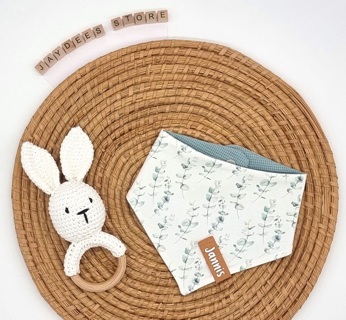 Baby Wende-Halstuch "Eukaylptus Weiß-Grün" Jersey, Waffelstrick, Dreiecktuch, Lätzchen, Spucktuch, Sabberlätzchen, Sabbertuch, Halstuch Mit Namen Baby Wende-Halstuch "Eukaylptus Weiß-Grün" Jersey, Waffelstrick, Dreiecktuch, Lätzchen, Spucktuch, Sabberlätzchen, Sabbertuch, Halstuch Mit Namen von Etsy - JayDeesStore