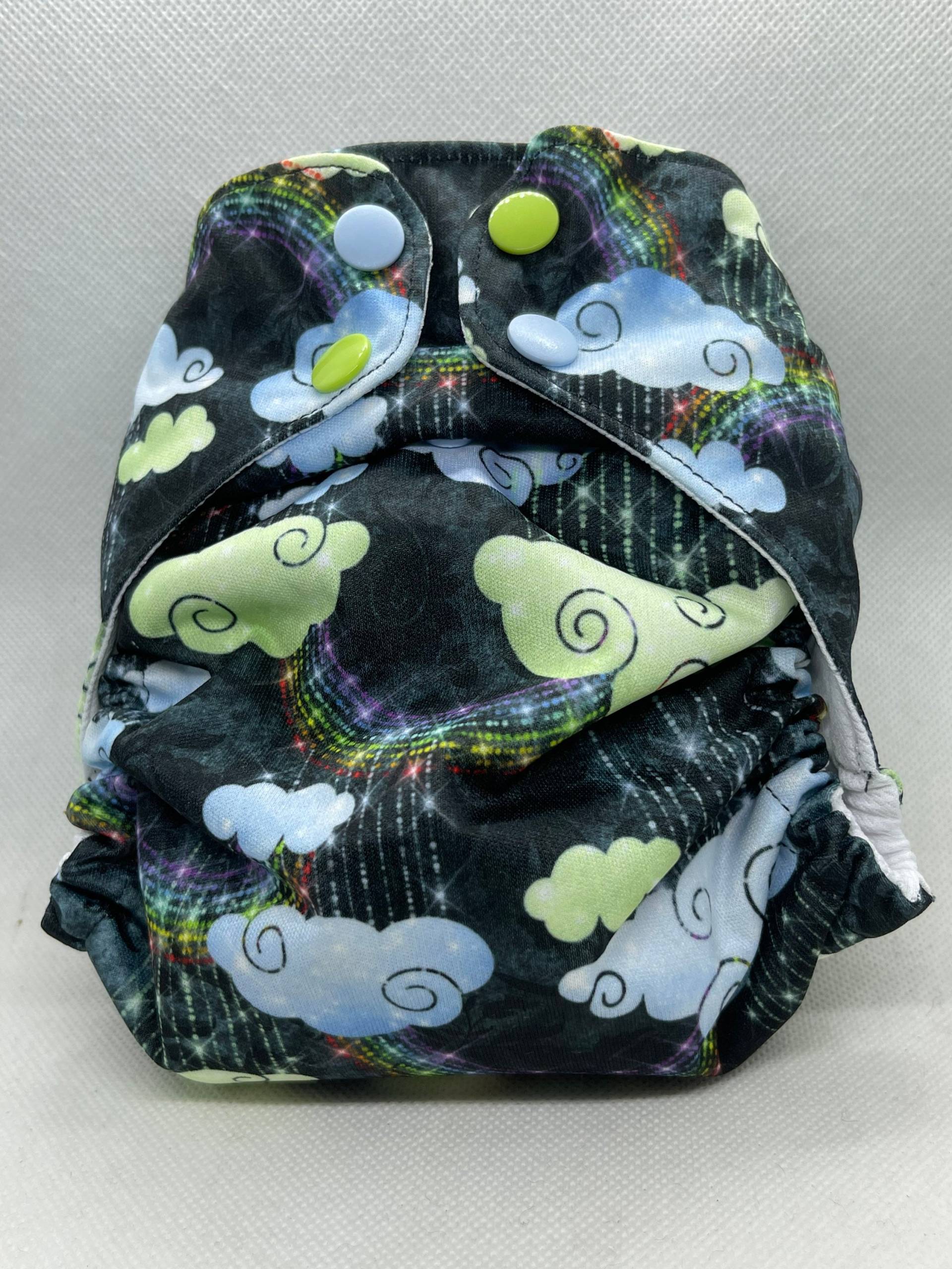 Regenwolken Und Regenbogen Wiederverwendbare Schwimmwindel Oder Einheitsgröße Passt Für Die Meisten Stofftasche Windel/Tuch Windel/Schwimmer Regenwolken Und Regenbogen Wiederverwendbare Schwimmwindel Oder Einheitsgröße Passt Für Die Meisten Stofftasche Windel/Tuch Windel/Schwimmer von Etsy - JaydieBugandB