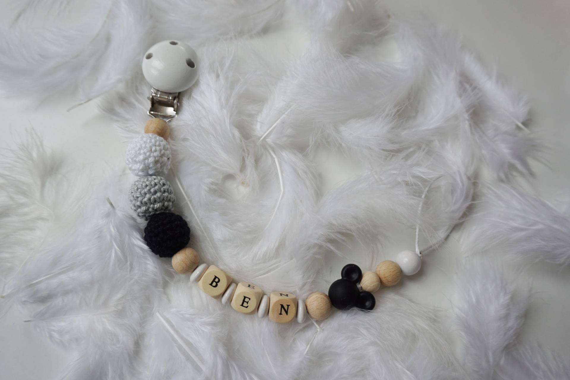 Schnullerkette | Mit Name Mickey Schnullerkette | Mit Name Mickey von Etsy - JessisPerlenzauber