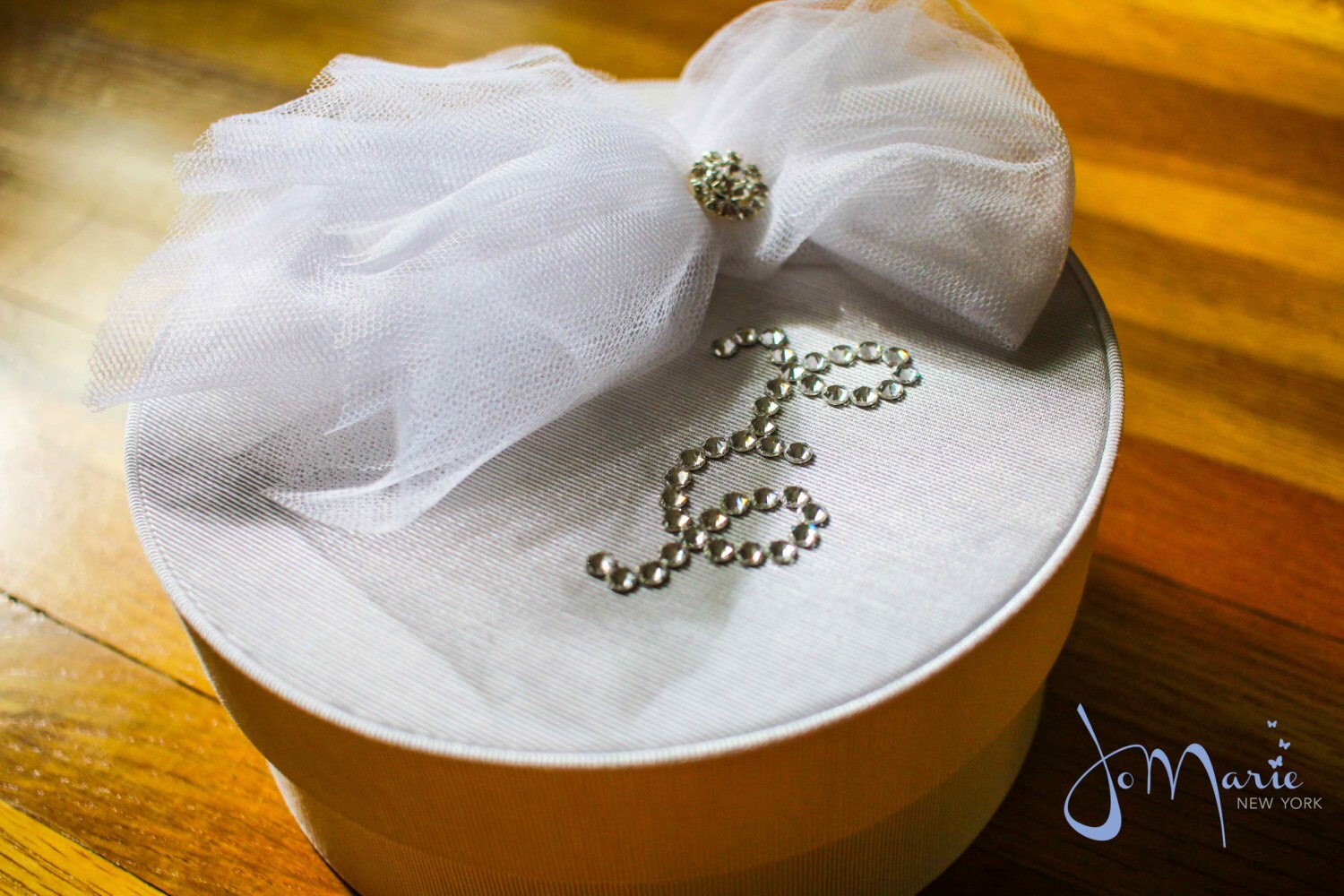 Tauf-/Tauf-/Hochzeits-Andenken-Box Mit Swarovski Kristall Initiale Tauf-/Tauf-/Hochzeits-Andenken-Box Mit Swarovski Kristall Initiale von Etsy - JoMarieNY