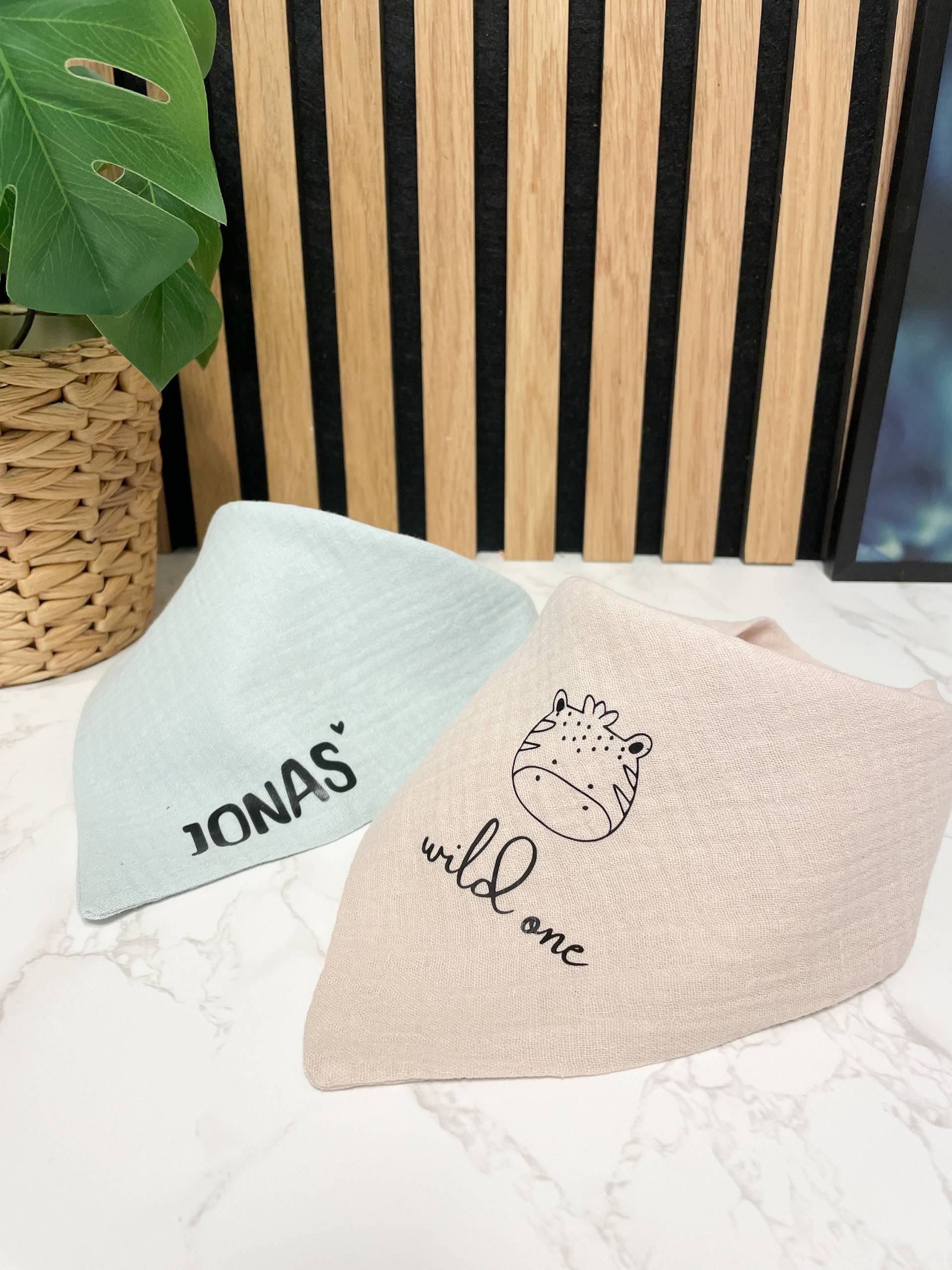 Musselin Lätzchen/Babygeschenk Personalisiertes Tuch Für Babys Name Und Tierkopf Geschenk Geburt Musselin Lätzchen/Babygeschenk Personalisiertes Tuch Für Babys Name Und Tierkopf Geschenk Geburt von Etsy - JoneliHandmade