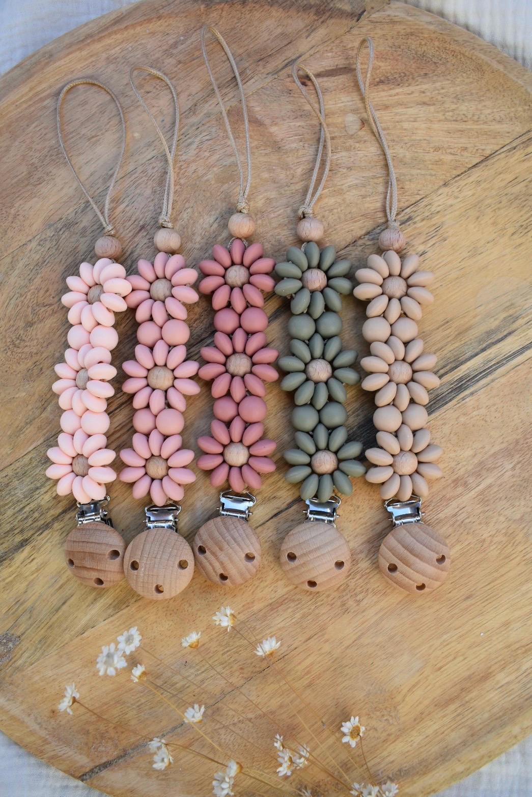 Schnullerkette | Silikon Silikonperlen Holz Holzperlen Blumen Blüten Schnullerkette | Silikon Silikonperlen Holz Holzperlen Blumen Blüten von Etsy - JudifulDE