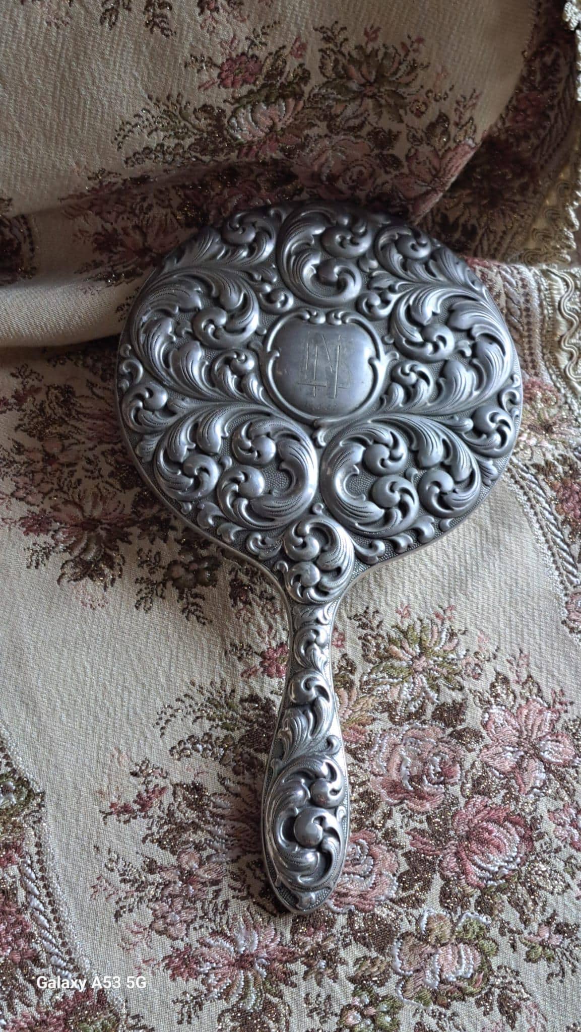 Handspiegel Von 1921 - Silberfarben Verschnörkelt Vintage Handspiegel Von 1921 - Silberfarben Verschnörkelt Vintage von Etsy - JulesLaedchen