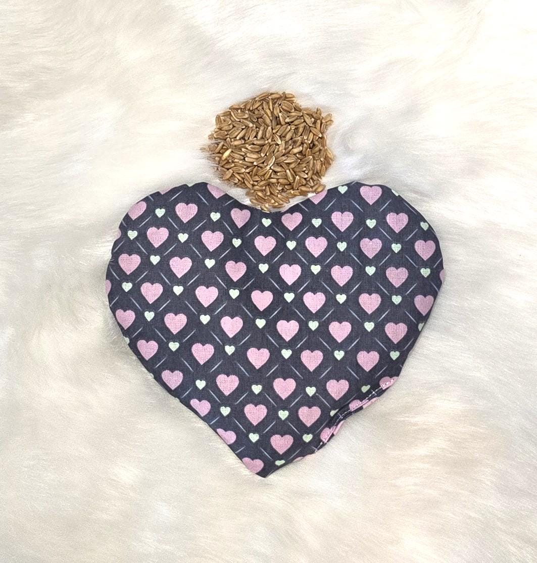 Bio Dinkel Körnerkissen Herz Form 160G Ca. 16 X 15 cm Dunkelgrau Anthrazit Mit Rosa Herzen Bio Dinkel Körnerkissen Herz Form 160G Ca. 16 X 15 cm Dunkelgrau Anthrazit Mit Rosa Herzen von Etsy - JulesTraumstuebchen