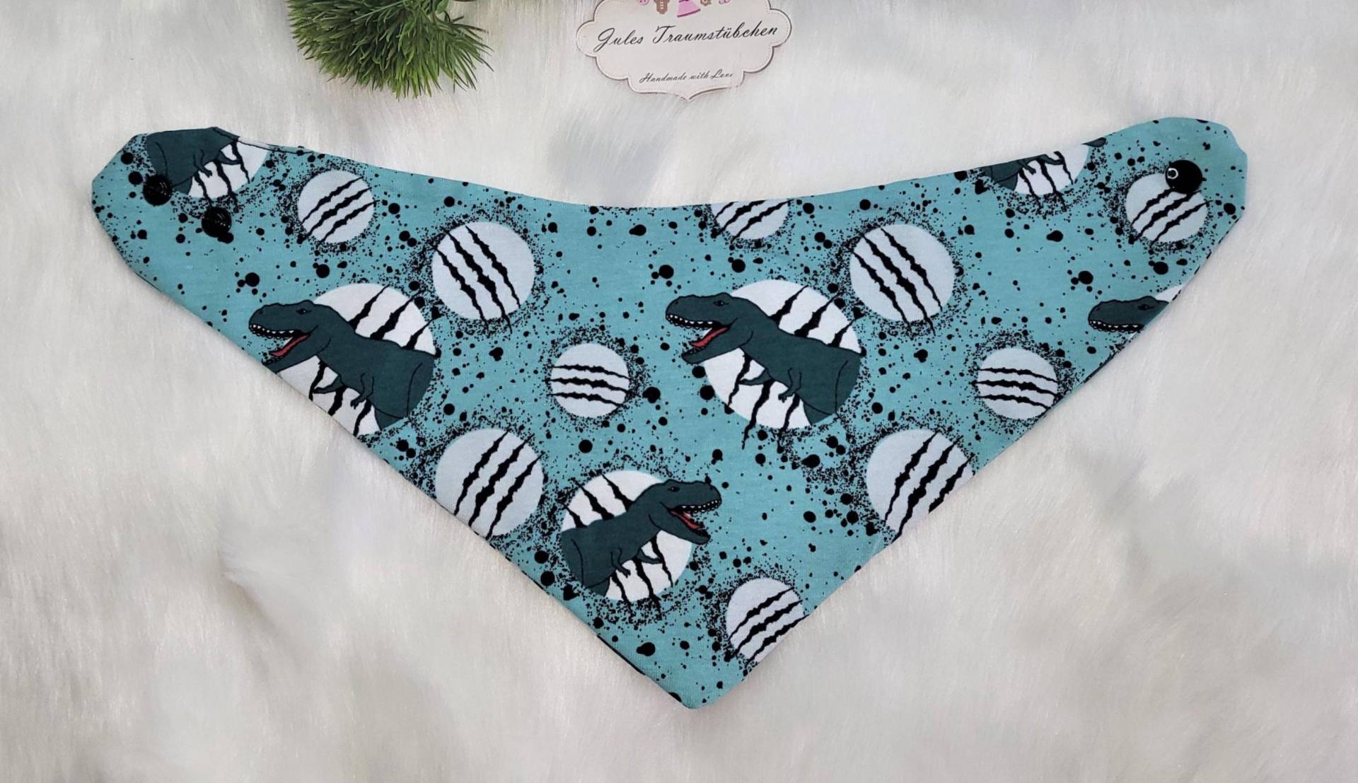 Dreieckstuch Zum Wenden Für Baby Und Kleinkinder Schwarz Grün Dinos Einheitsgröße Verstellbar Durch Druckknöpfe von Etsy - JulesTraumstuebchen