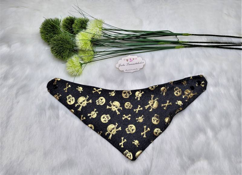 Schwarz Goldene Totenköpfe Pirat Dreieckstuch Einheitsgröße Für Babys Und Kleinkinder von Etsy - JulesTraumstuebchen